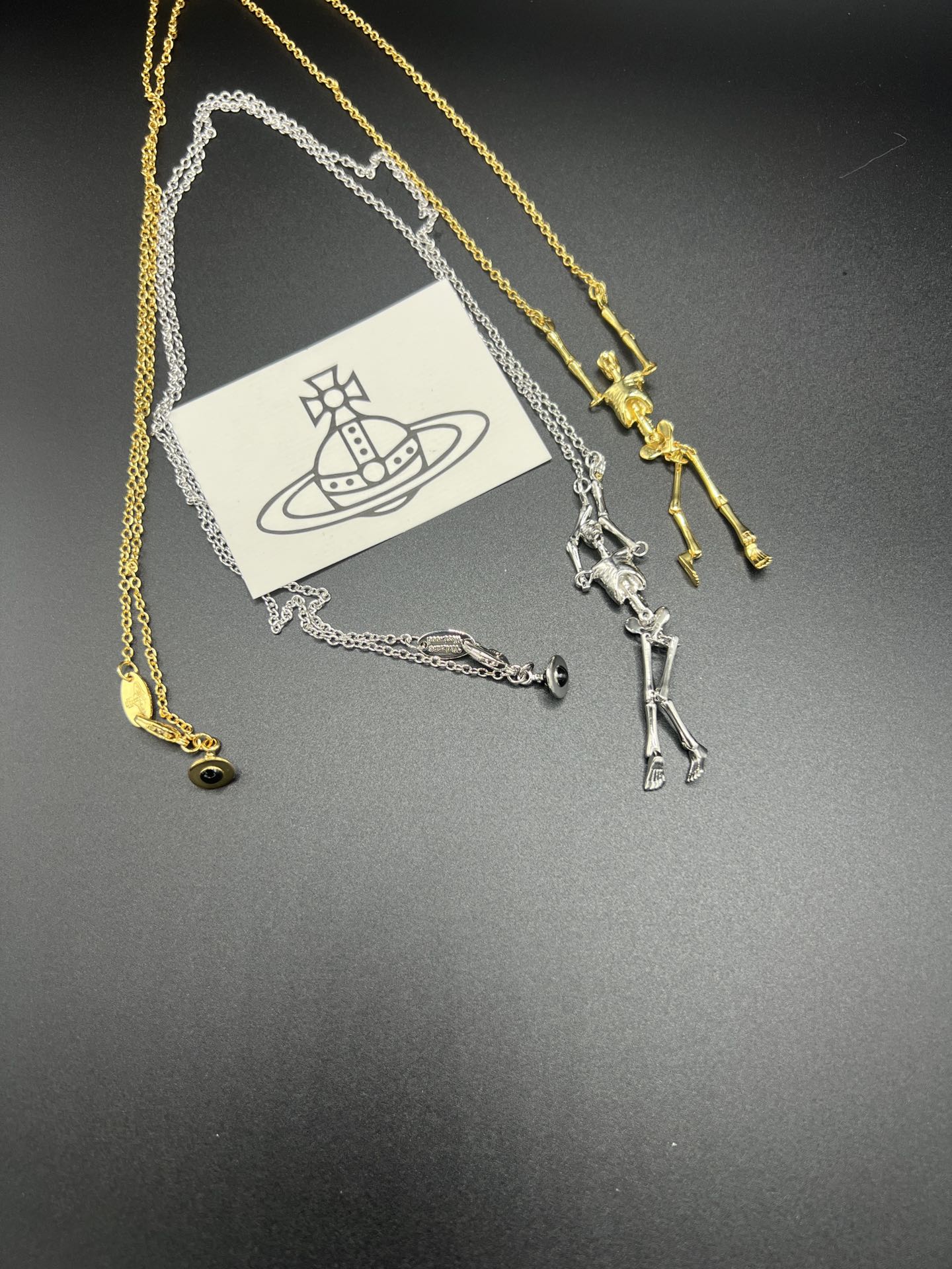 Vivienne Westwood 西太后人体骨架耳环，项链，手链，白金黄金二个色C35