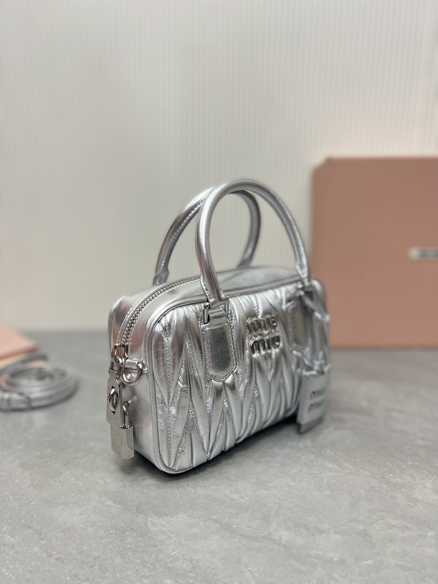 Fendi 配 包装