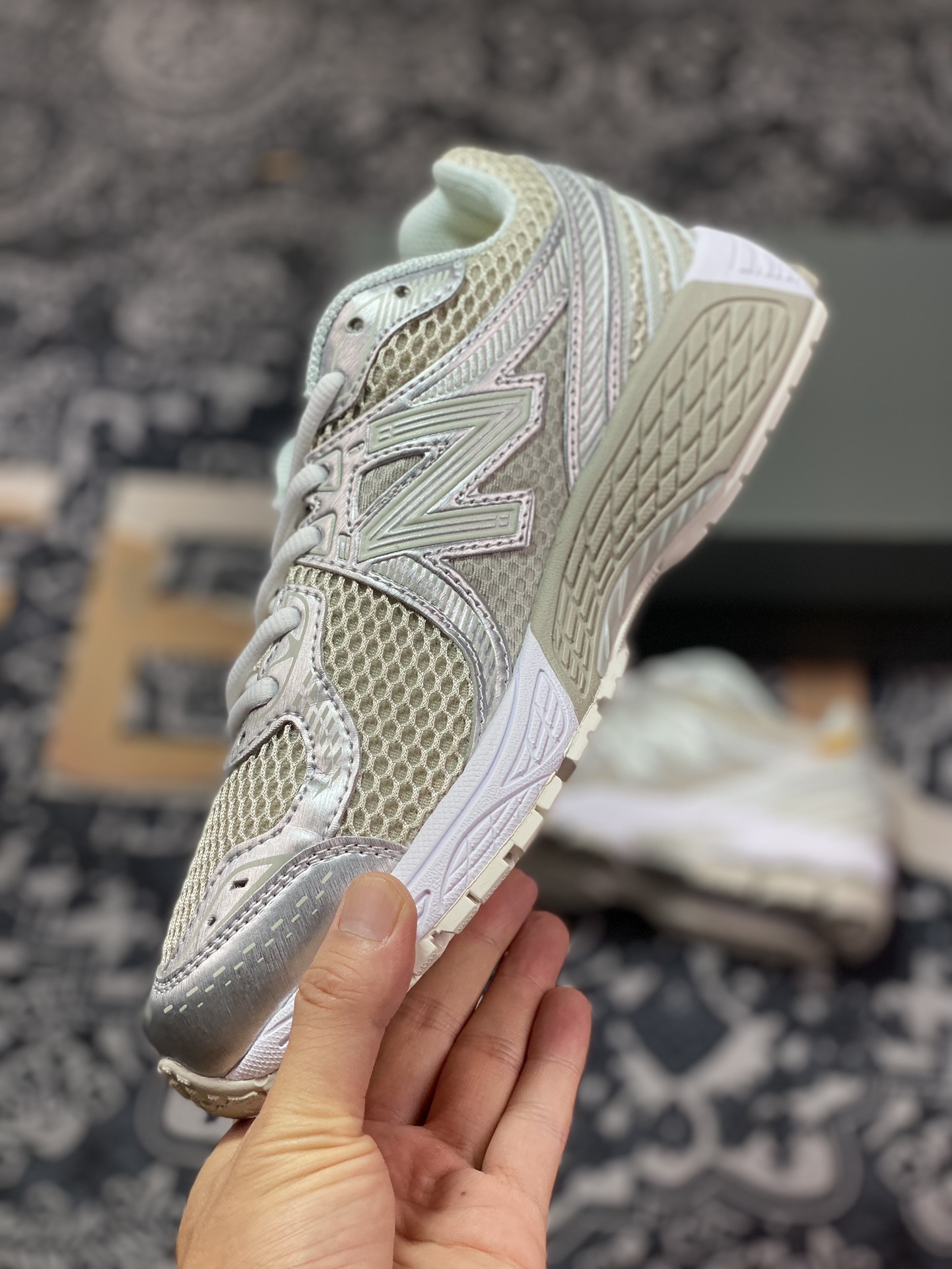 NBNew Balance 860V2 series low-top classic retro dad style casual sports jogging shoes ”joint gray, silver, white and yellow label” ML860DE2