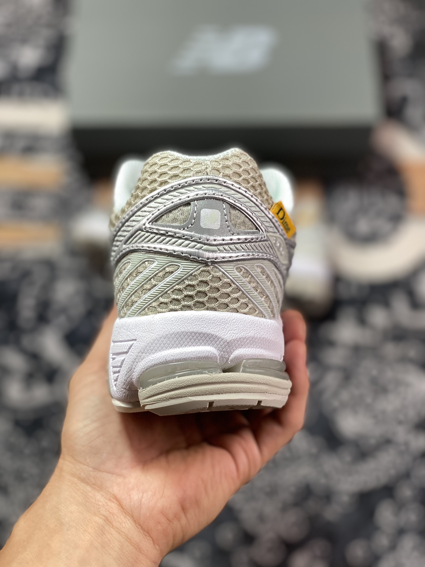 NBNew Balance 860V2 series low-top classic retro dad style casual sports jogging shoes ”joint gray, silver, white and yellow label” ML860DE2