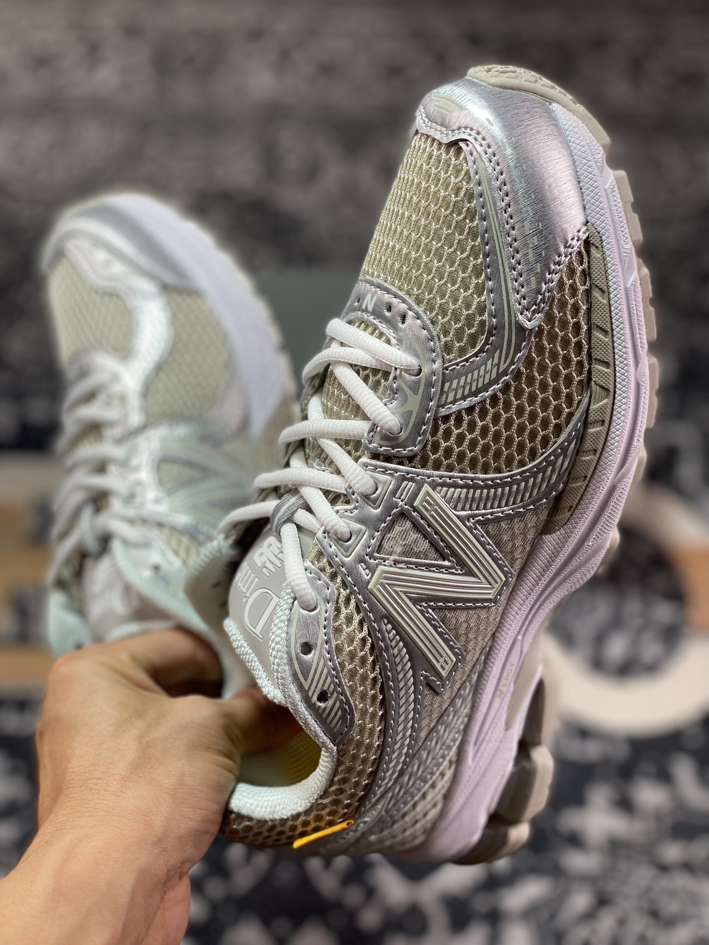 NBNew Balance 860V2 series low-top classic retro dad style casual sports jogging shoes ”joint gray, silver, white and yellow label” ML860DE2