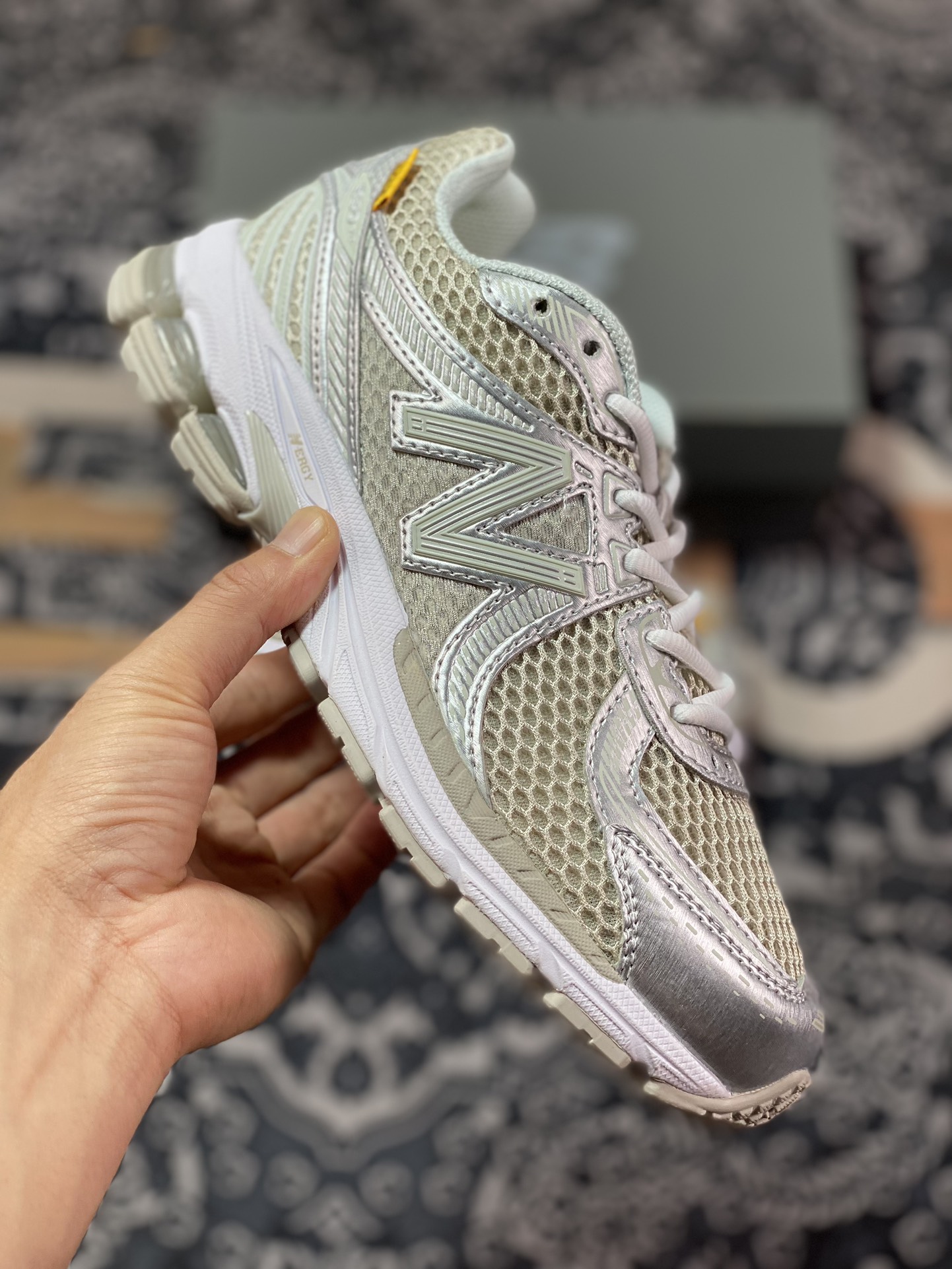 NBNew Balance 860V2 series low-top classic retro dad style casual sports jogging shoes ”joint gray, silver, white and yellow label” ML860DE2