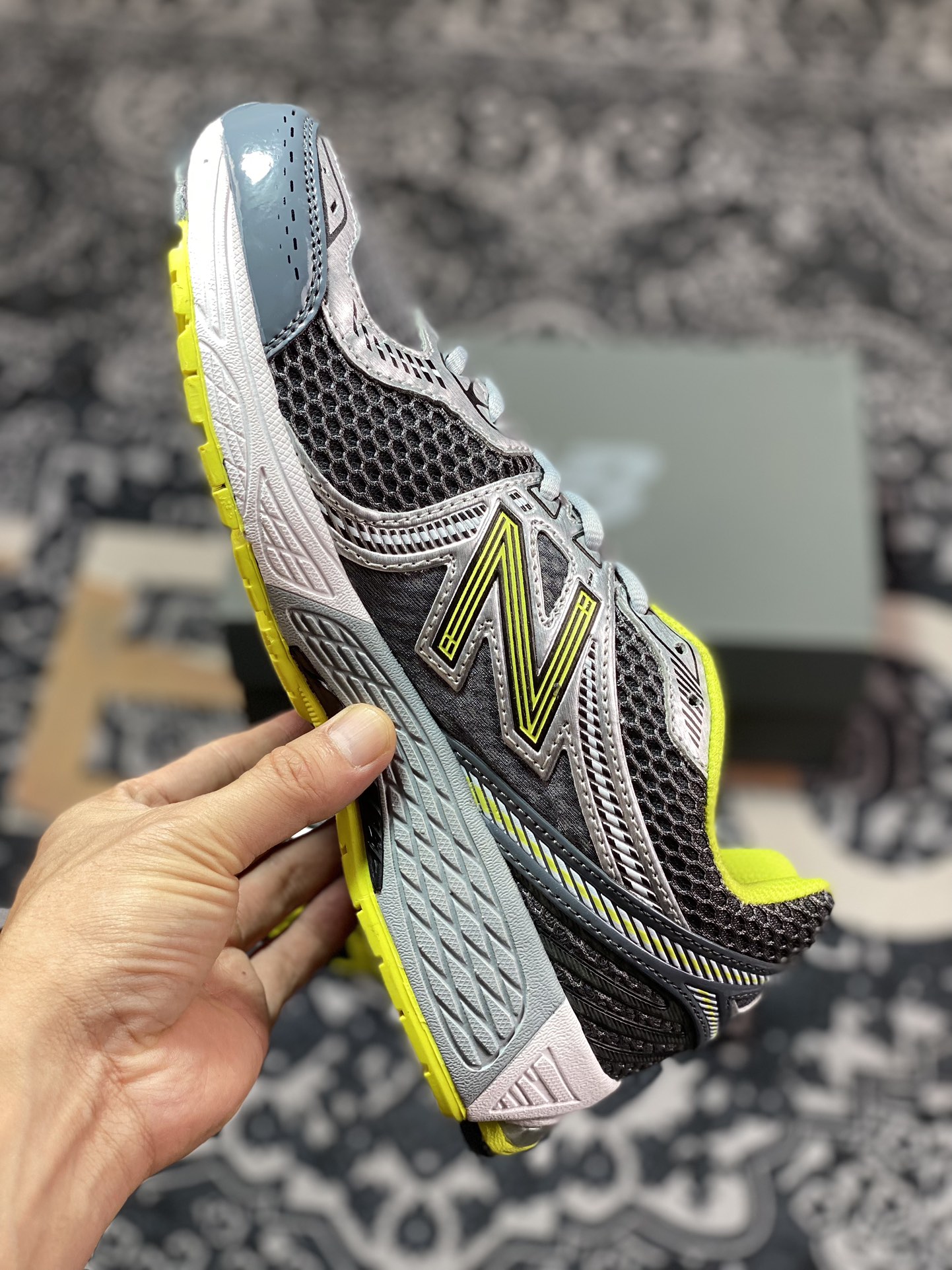 New Balance ML860V2 series low-top classic retro dad style casual sports jogging shoes ”dark gray silver bright green” ML860XE