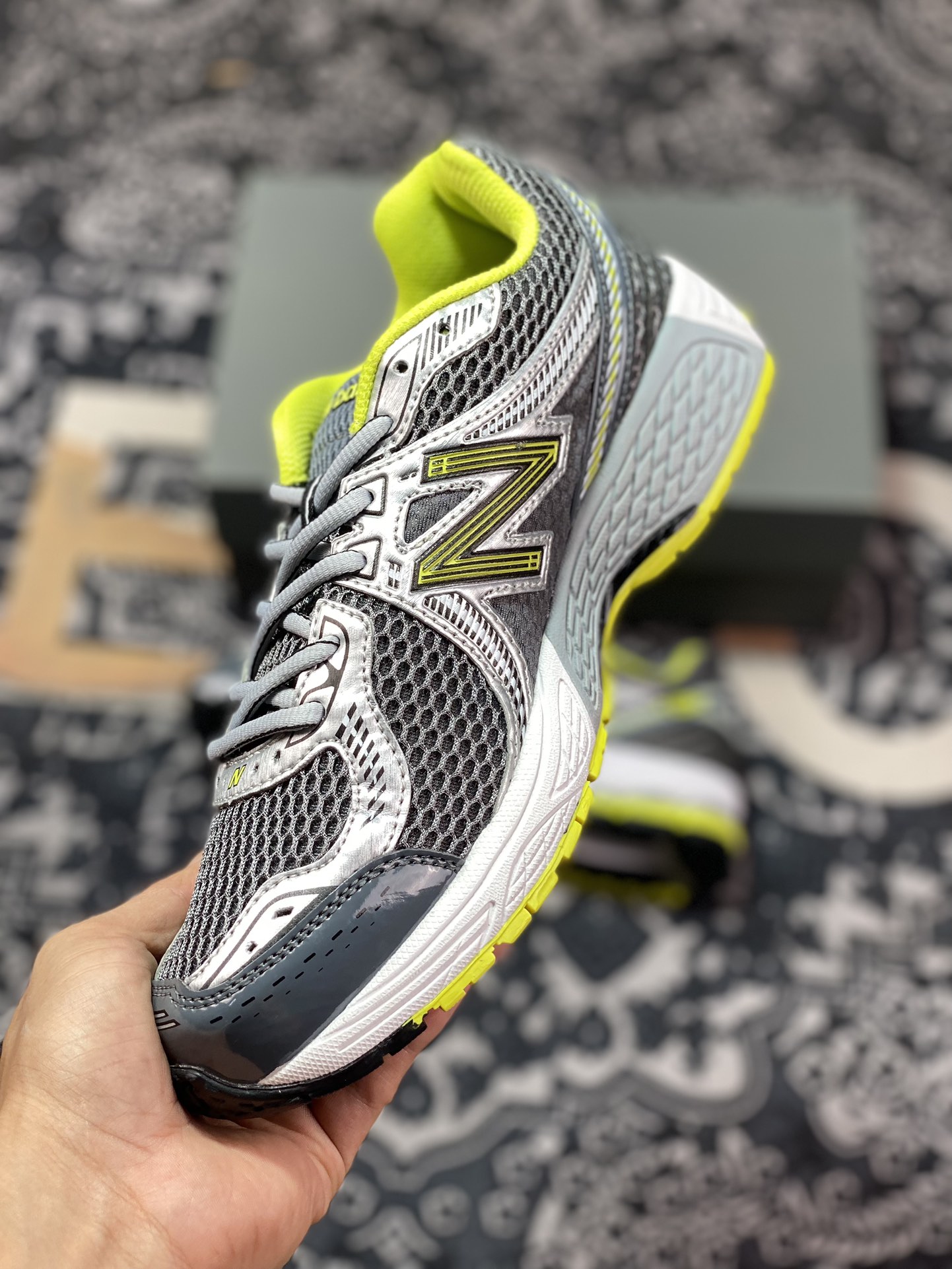 New Balance ML860V2 series low-top classic retro dad style casual sports jogging shoes ”dark gray silver bright green” ML860XE