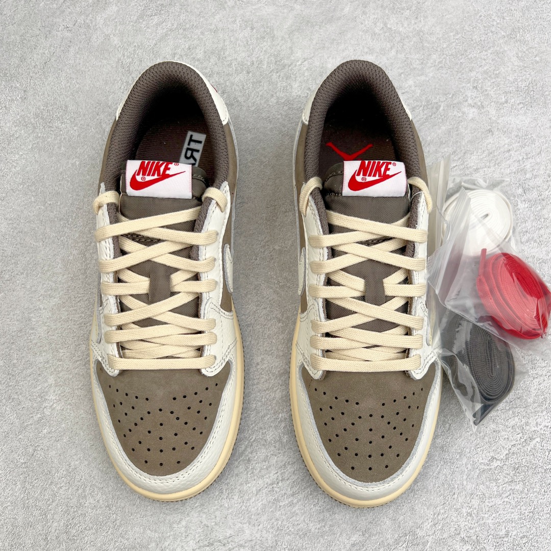 图片[2]-💰240 ＃SZ纯原 Travis Scott x Air Jordan AJ1 Low OG TS联名白棕倒钩低帮中童童鞋 DO5442-162 重新定义童鞋市场 市场第一款原装童鞋 上脚必是全班最靓的仔 原纸板数据开发 原厂配置 市面唯一原装批次区别市面 原厂大底磨具真实半码 同步原厂十三个尺码段 原厂Prime Asia贝利进口皮料加持 原盒原配 原厂拉帮工艺 针距密度一致 后跟弧度收口自然不对折 极致一眼正品既视感 进口电脑针车工艺 鞋面清洁度最高QC检验标准 控制溢胶 广东原厂电绣工艺 鞋标鞋盒 防尘纸 均采购来自原厂 尺码：27.5 28 28.5 29.5 30 31 31.5 32 33 33.5 34 35 36 编码：by3936010-运动鞋