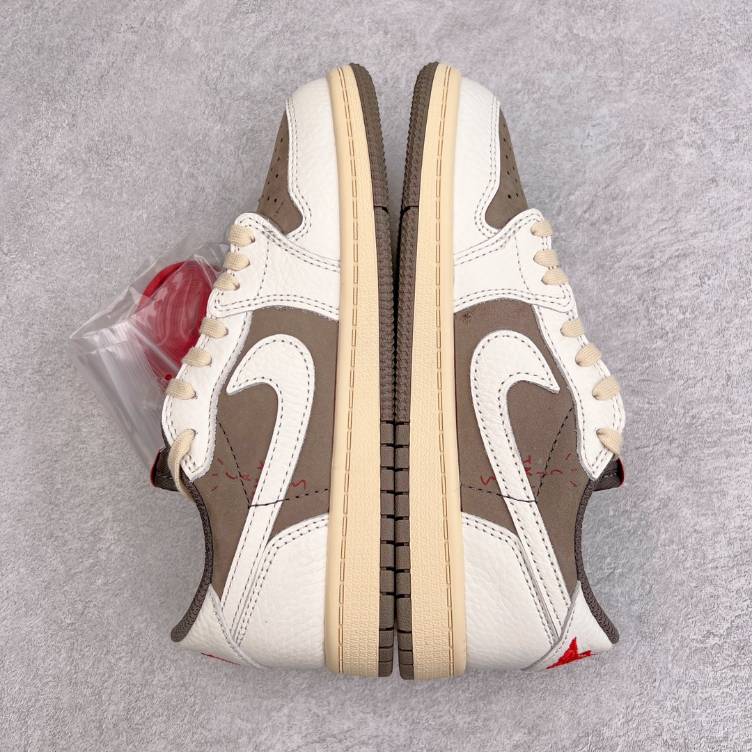 图片[5]-💰240 ＃SZ纯原 Travis Scott x Air Jordan AJ1 Low OG TS联名白棕倒钩低帮中童童鞋 DO5442-162 重新定义童鞋市场 市场第一款原装童鞋 上脚必是全班最靓的仔 原纸板数据开发 原厂配置 市面唯一原装批次区别市面 原厂大底磨具真实半码 同步原厂十三个尺码段 原厂Prime Asia贝利进口皮料加持 原盒原配 原厂拉帮工艺 针距密度一致 后跟弧度收口自然不对折 极致一眼正品既视感 进口电脑针车工艺 鞋面清洁度最高QC检验标准 控制溢胶 广东原厂电绣工艺 鞋标鞋盒 防尘纸 均采购来自原厂 尺码：27.5 28 28.5 29.5 30 31 31.5 32 33 33.5 34 35 36 编码：by3936010-运动鞋