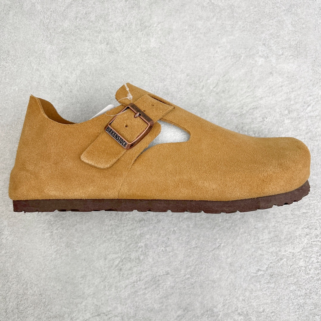 ＃DG纯原福利 Birkenstock London 系列勃肯皮革绒面双扣时尚休闲平底鞋 牛皮绒面革质地柔软 搭配可调节鞋扣提升穿着舒适度 人体工学设计分散脚部压力 保护脚踝 软木乳胶鞋床具有一定的收缩性 长时间穿着后能贴合脚型 EVA鞋底回弹性和抗张性力高 具有良好的防震、缓冲性 四季皆宜 柔软的鞋床采用额外的泡沫缓冲层 提供额外的舒适感和全天支撑 全网独家首发 源于德国的严谨工艺 牛巴戎面 中层松木 EVA 三层组合大底 优质牛皮面料五金扣 出口订单 尺码：38 39 40-选品中心