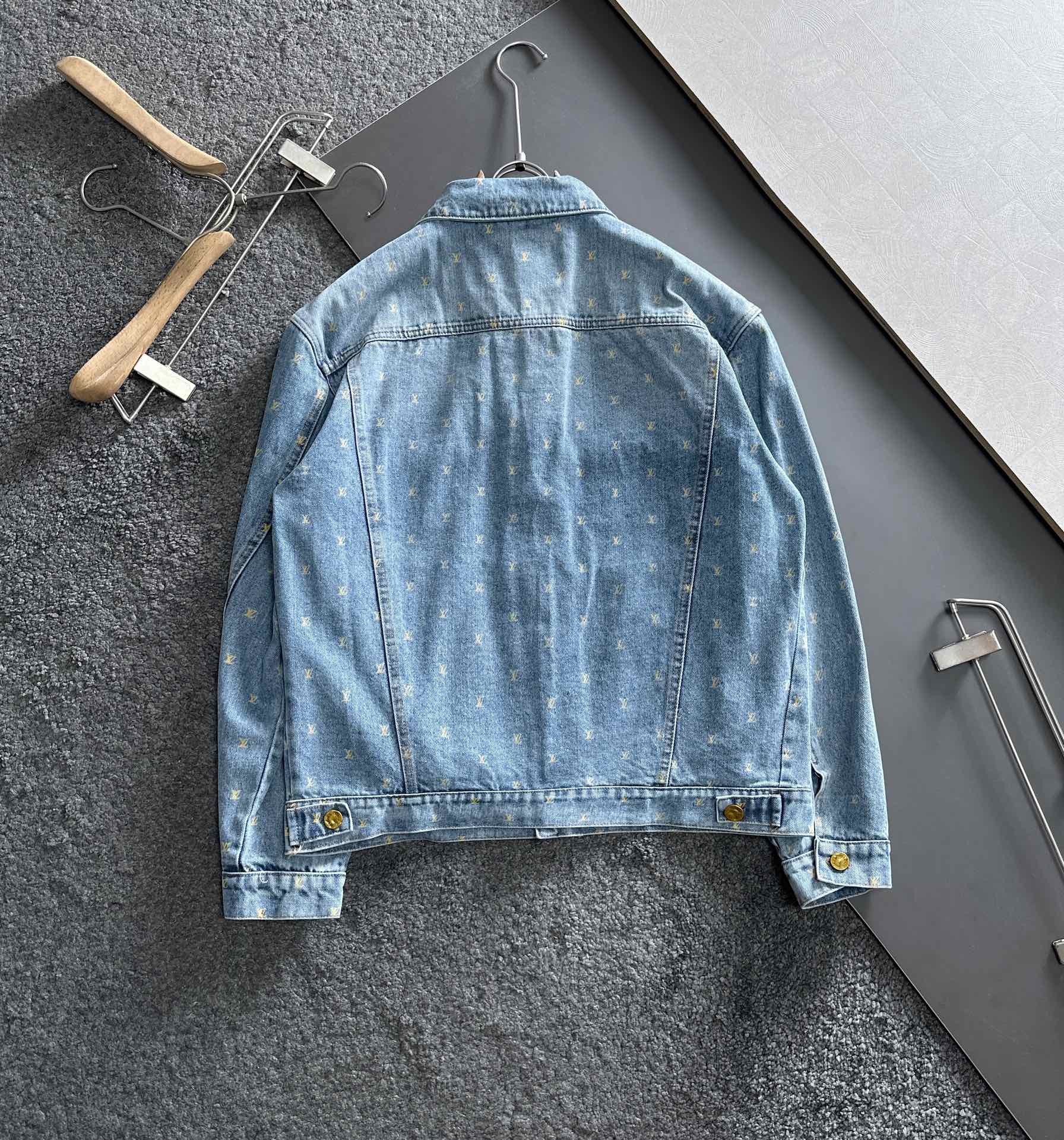 路易威登 Louis Vuitton 高定典藏名品高定成衣时装外套连衣裙衬衫T恤 #6BDE0958 9