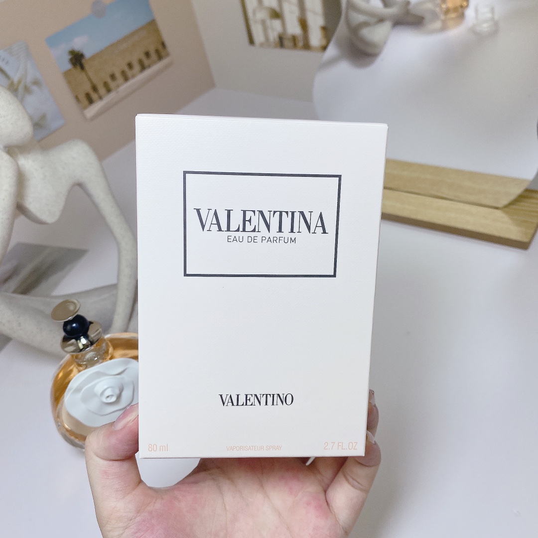 💰95包邮 Valentino Valentina 华伦天奴性感与感性女士香水80ml
香调：东方花香调
类型：EDP
包装：有包装
前调: 香柠檬植物块茎
中调: 茉莉橙花晚香玉草莓
后调:雪松琥珀香草
