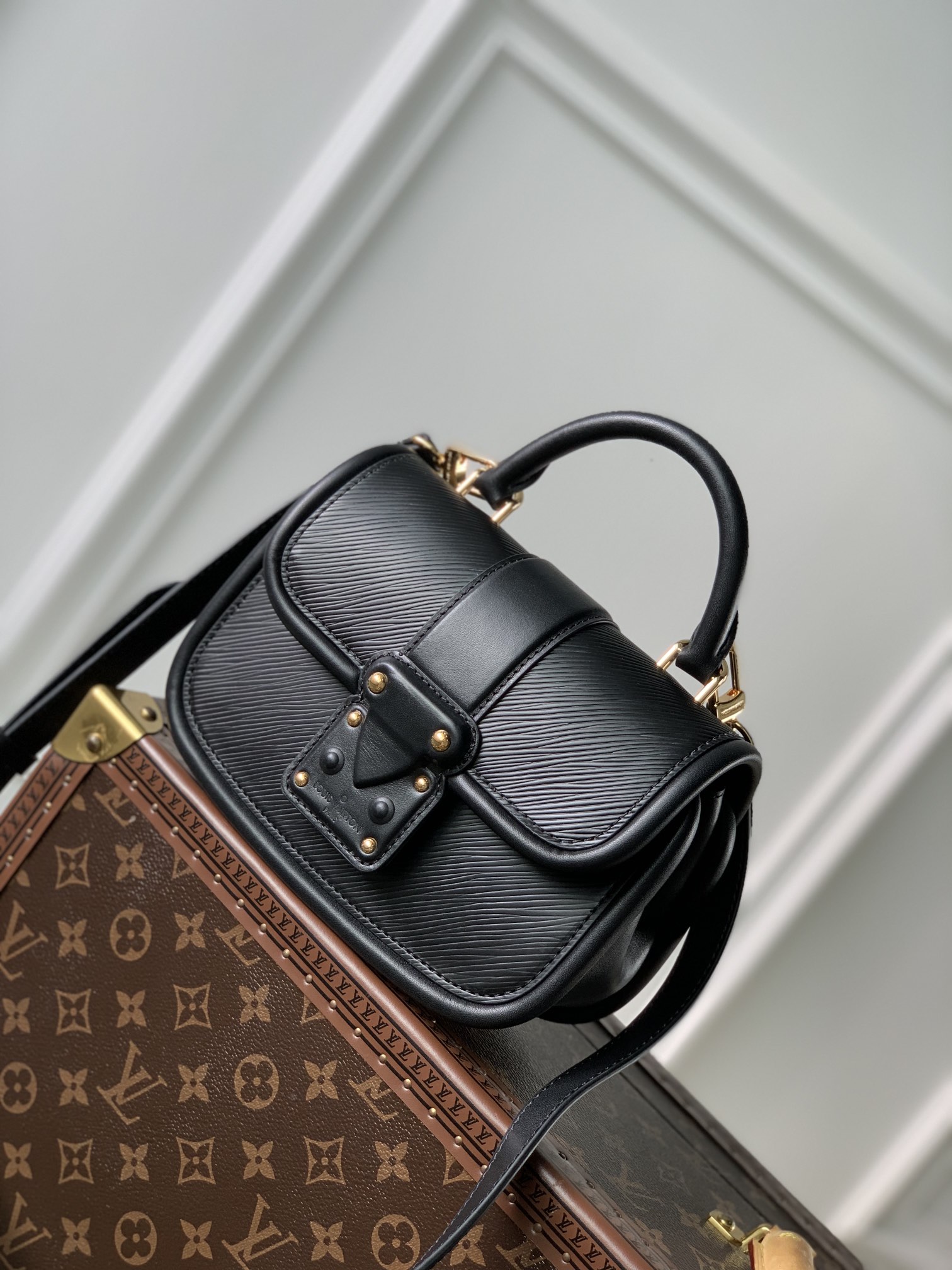 Best Replica 1:1
 Louis Vuitton AAAAA+
 Bags Handbags Black Epi M22721