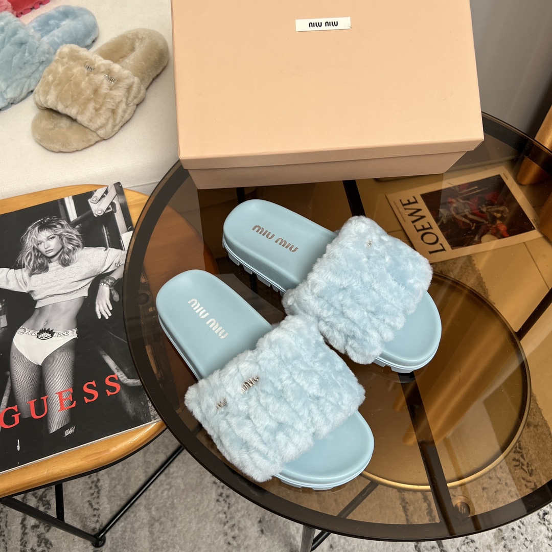 Miu Miu 欢迎加入Miu Miu俱乐部