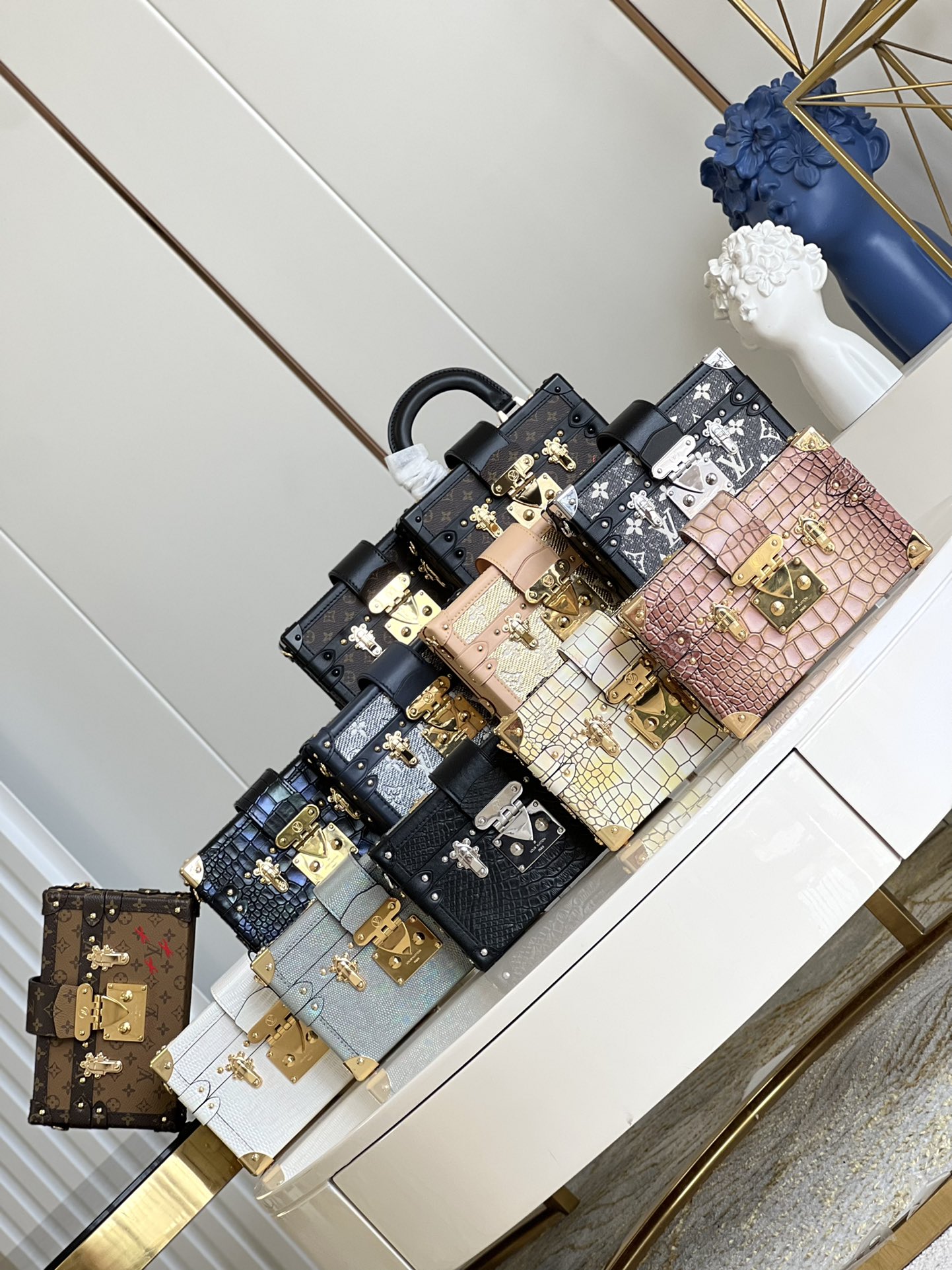 NO:400719,M81976 crocodile pattern powder M82327 crocodile golden M40273 snake black M82082 lizard colorful M82091 lizard white M21462 denim M22882 gold M22882 blue M81604 crocodile blue M44154 bright golden flower M45943 bright golden flower M46755 old flower, LV [original skin], louis vuitton19860909M81976鳄鱼纹粉 M82327鳄鱼金黄 M40273蛇纹黑 M82082蜥蜴炫彩 M82091蜥蜴白 M21462牛仔 M22882金 M22882蓝 M81604鳄鱼蓝 M44154亮金黄花 M45943亮金小花 M46755老花,LV【原厂皮】,louis vuitton,Bag