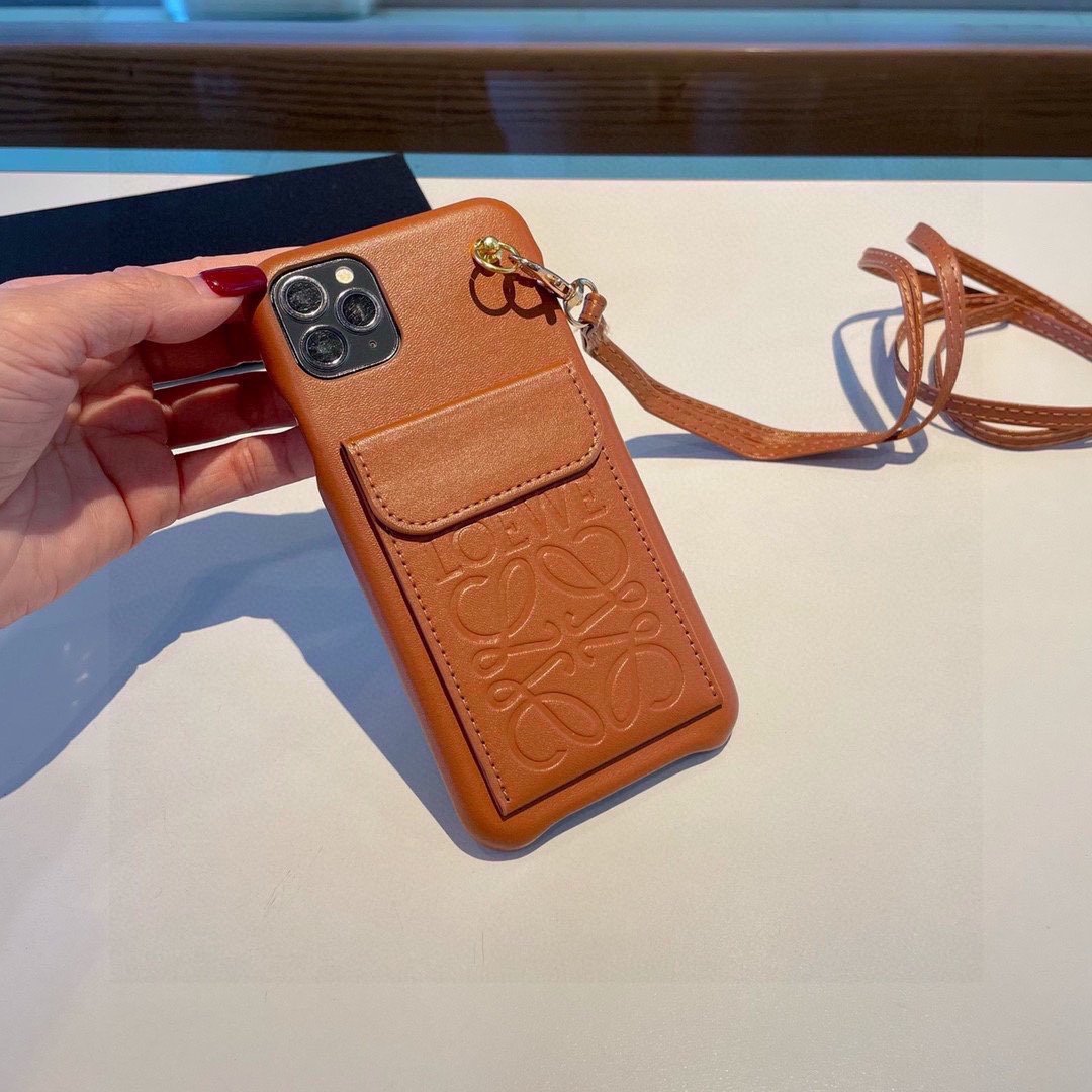 Loewe罗意威新款卡包手机壳插卡配斜挎挂绳高端品质！型号为了不出现报错型号请打开本机查看手机设置显示的