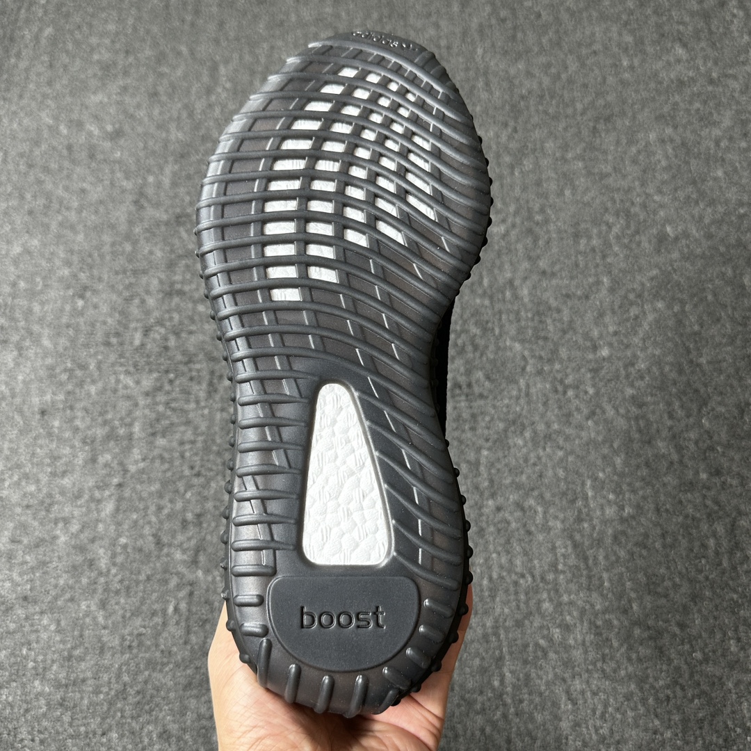 Yeezy黑红文字鞋码36-48总裁