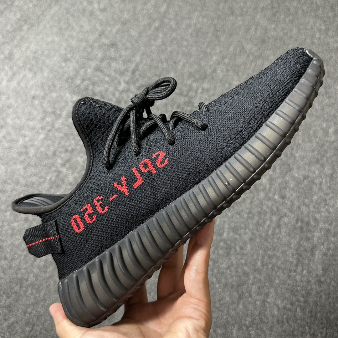 Yeezy黑红文字鞋码36-48总裁