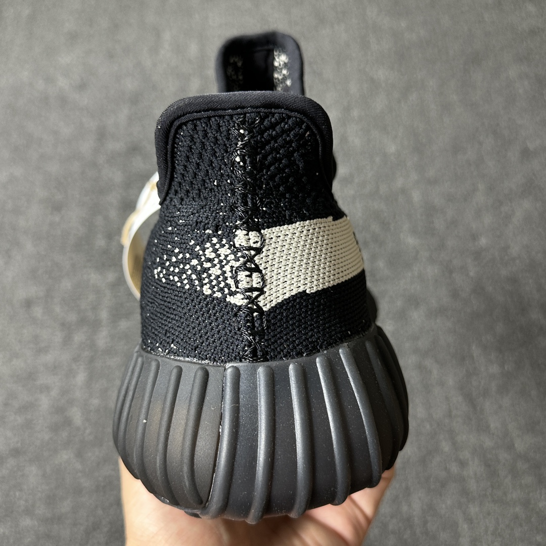 Yeezy黑白鞋码36-48总裁L版