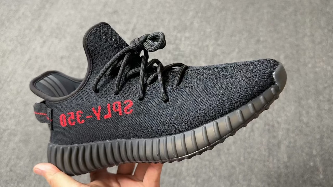 Yeezy黑红文字鞋码36-48总裁