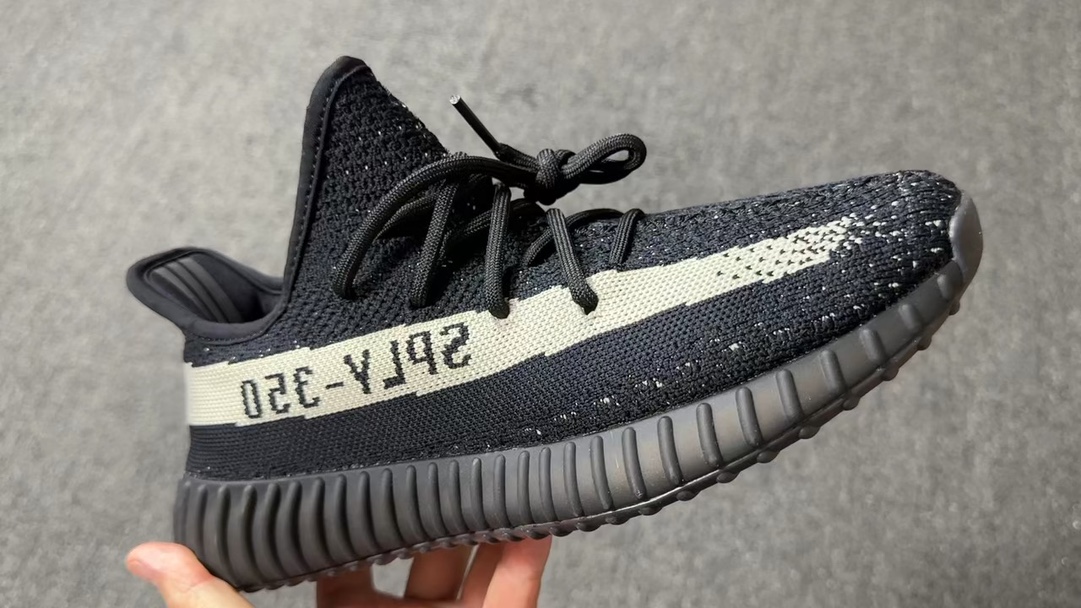 Yeezy黑白鞋码36-48总裁L版