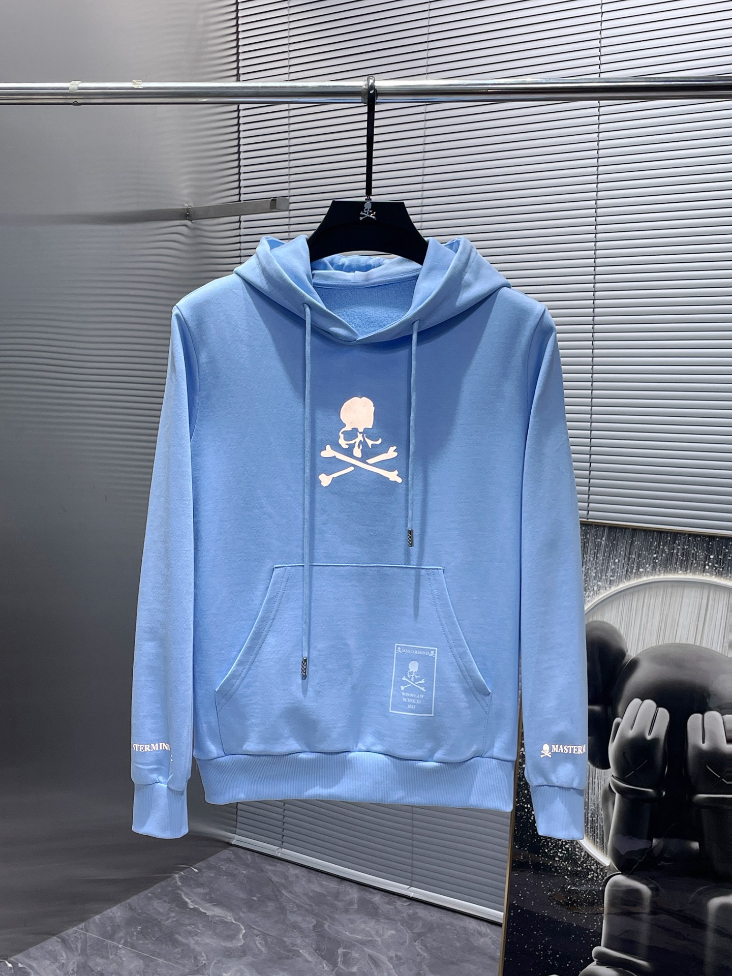 NO:135399,MMJ 2025ss early autumn new style, long-sleeved hoodie, sweatshirt, high-end version!  Customized fabrics for counters are breathable and comfortable, with impeccable details, and the brand element design concept reflects high quality. The feel is delicate and soft!  It is casually cut, with a great upper body style!  Code number M-3XL, hoodie, sweatshirts, hats, alexander wang19860909MMJ 2025ss早秋新款 长袖 连帽 帽衫 卫衣,高端版本！专柜定制面料 透气舒适度高,细节无可挑剔,品牌元素设计理念,体现高品质.手感细腻柔软！呈现休闲裁剪,上身版型超赞！码数M-3XL,,hoodie,sweatshirts,hats,alexander wang,Men's clothing