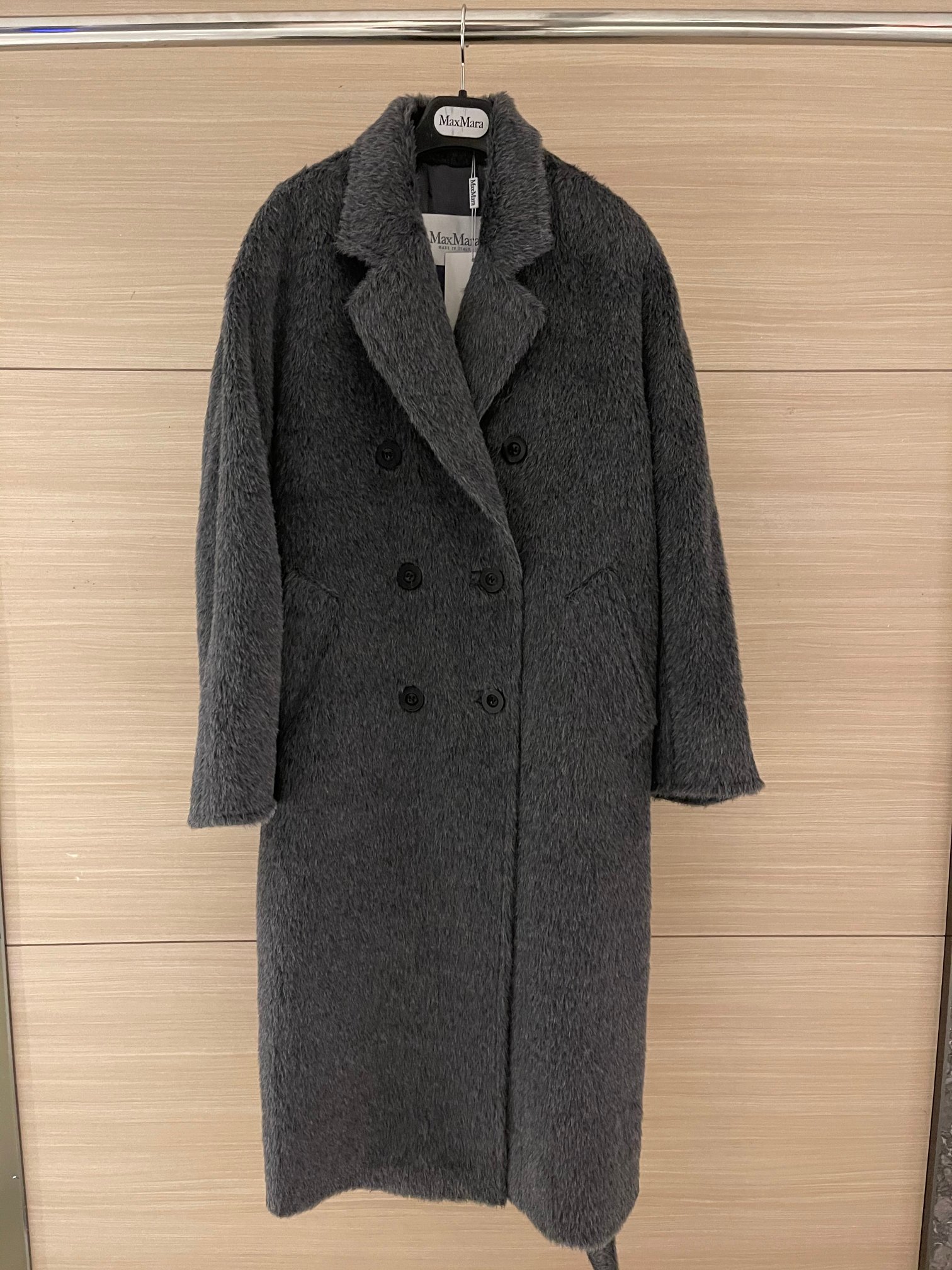 Elegant Alpaca Wool Coat - Soft, Warm, and Timeless Style for Winter 4 a1693974028977 6112