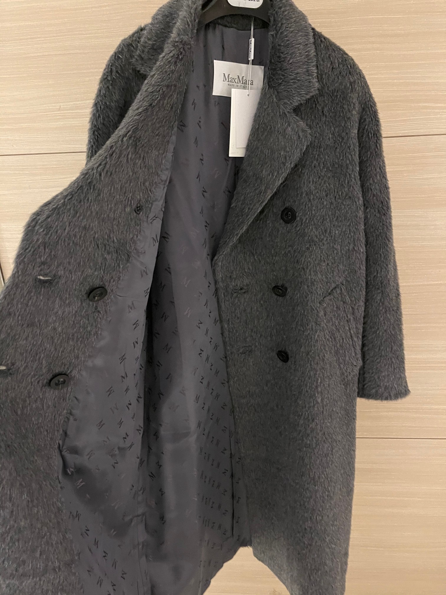 Elegant Alpaca Wool Coat - Soft, Warm, and Timeless Style for Winter 6 a1693974028986 5655