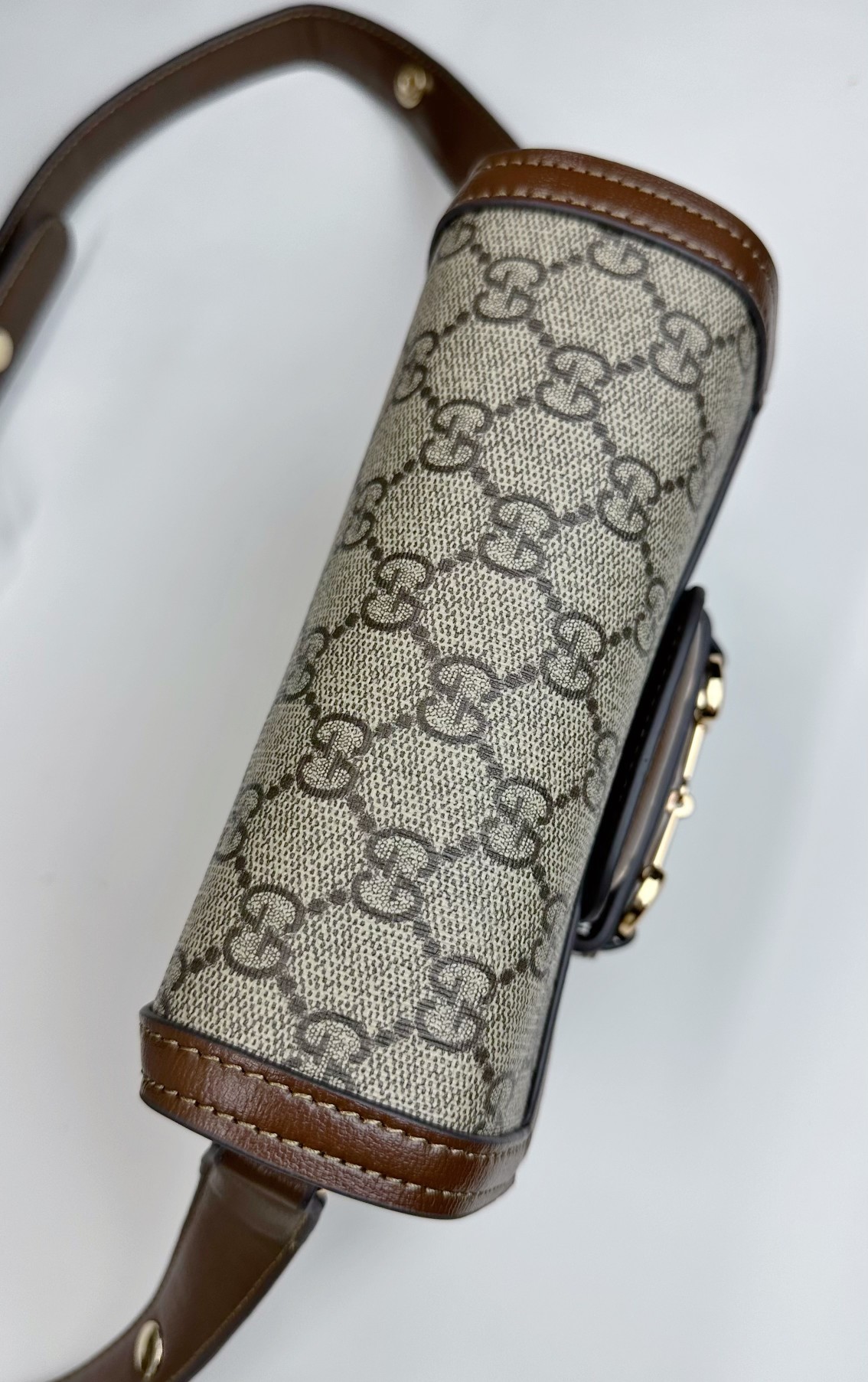 Gucci 迷你斜挎馬鞍包 - 竹節デザインと光沢レザー