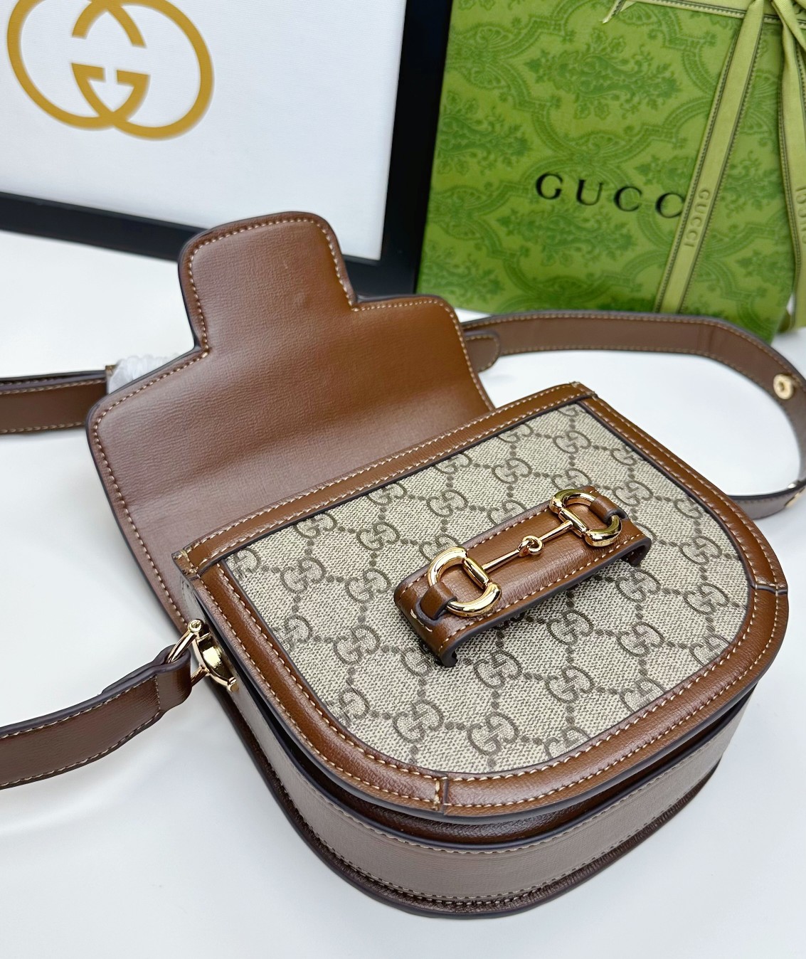 Gucci 迷你斜挎馬鞍包 - 竹節デザインと光沢レザー