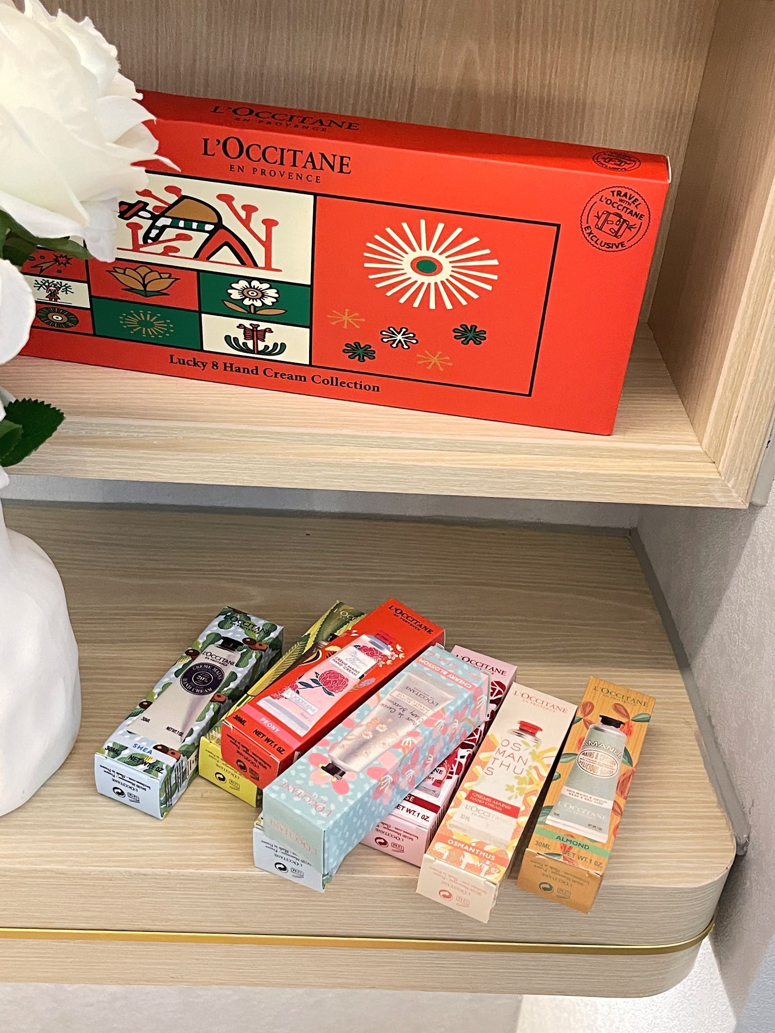 而且这个八支装的套盒很划算每种味道都有 4
