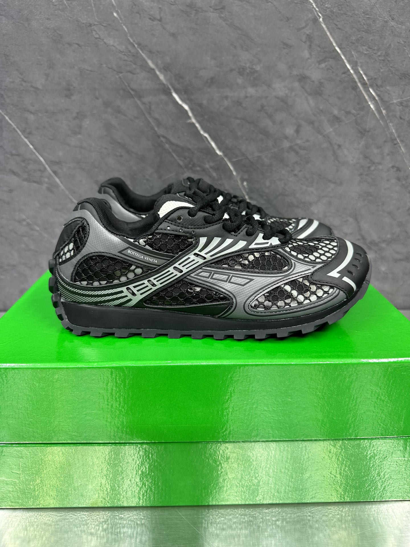 NO:247881,Sport shoes Wang Yibo The same style couple's dad shoes sneakers, using lightweight technology mesh fabric. Matched with geometric patterns, rubber outsole. Women's style, men's style, king-fried series, accurate bagging technology, actually increase the height, still make the legs look thinner, very nice, playable and durable, benchmarking and matching version, bagging technology, accurate outsole choose color-blocking TPU outsole for women's style 35 36 37 38 39 40 41 (40 41 customization) Men's style 38 39 40 41 42 43 44 45. (38 45 size customization), casual shoes/sneakers, sneakers19860909运动鞋 王一博 同款 情侣款老爹鞋运动鞋,采用轻质科技网布面料. 搭配几何图案设计橡胶外底. 女款 男款王炸系列  认准套包工艺  实际增高很多哦,还是一样显腿细 非常nice 耐玩耐造 对标对版 套包鞋工艺 认准  大底选用拼色TPU大底 女款 35 36 37 38 39 40 41（40 41定制） 男款 38 39 40 41 42 43 44 45.(38 45码定制),休闲鞋/运动鞋,sneakers,Women's Shoes