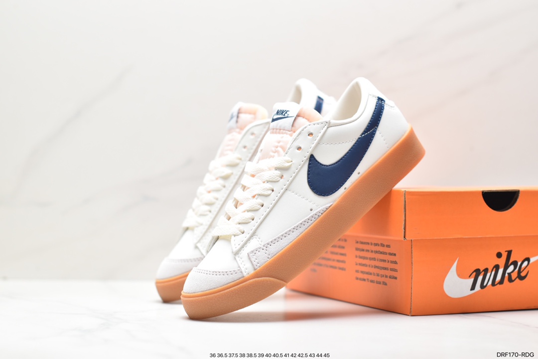 Nike Blazer Low '77 Jumbo is a versatile item that has been completely renovated and upgraded. The classic Blazer shoe DJ0292-101