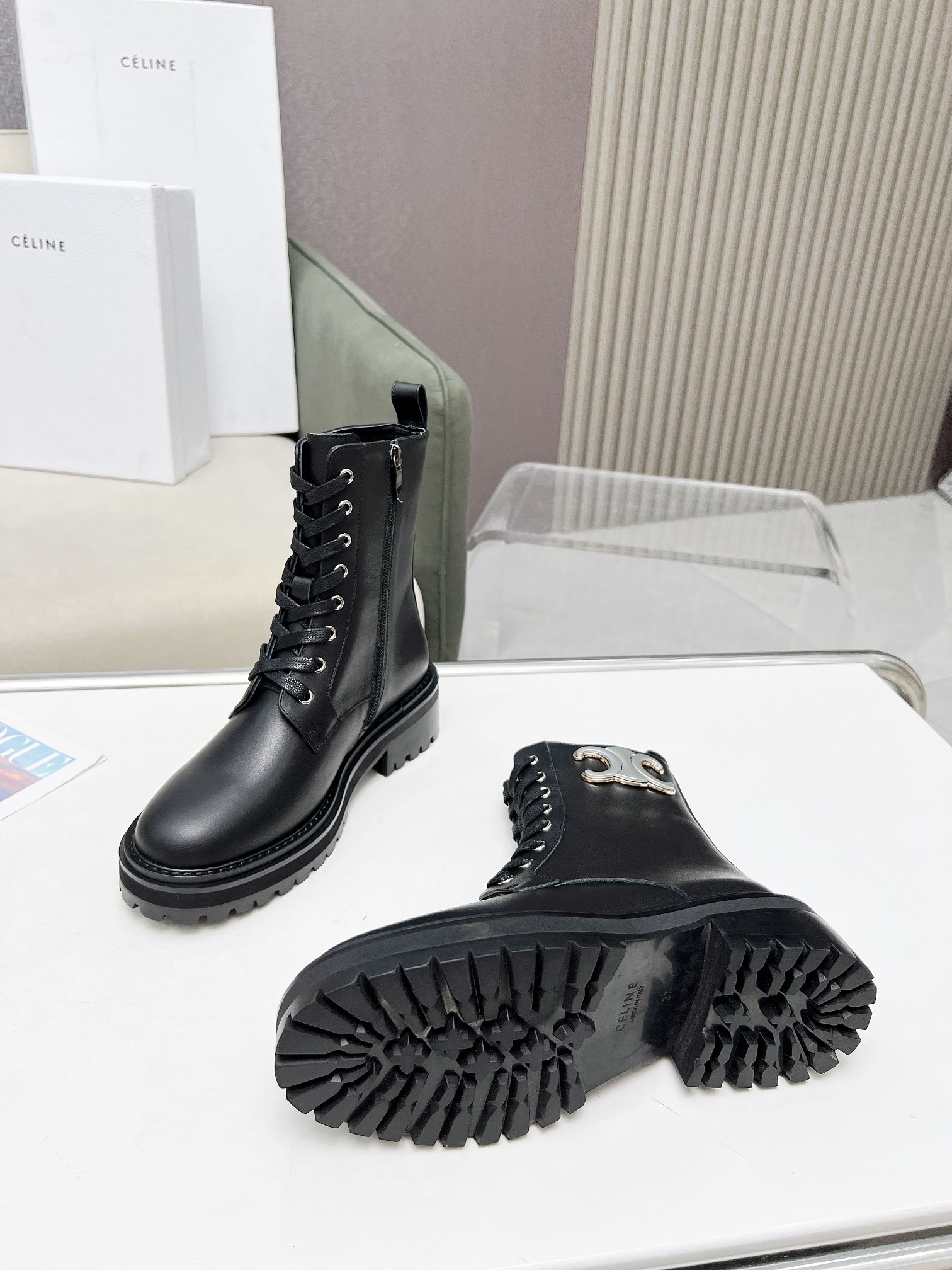 P300CELINE赛琳 2023新款细带机车女厚底侧拉链长靴，完美扣子搭配、头层牛皮面，羊皮里，垫脚，35-41，