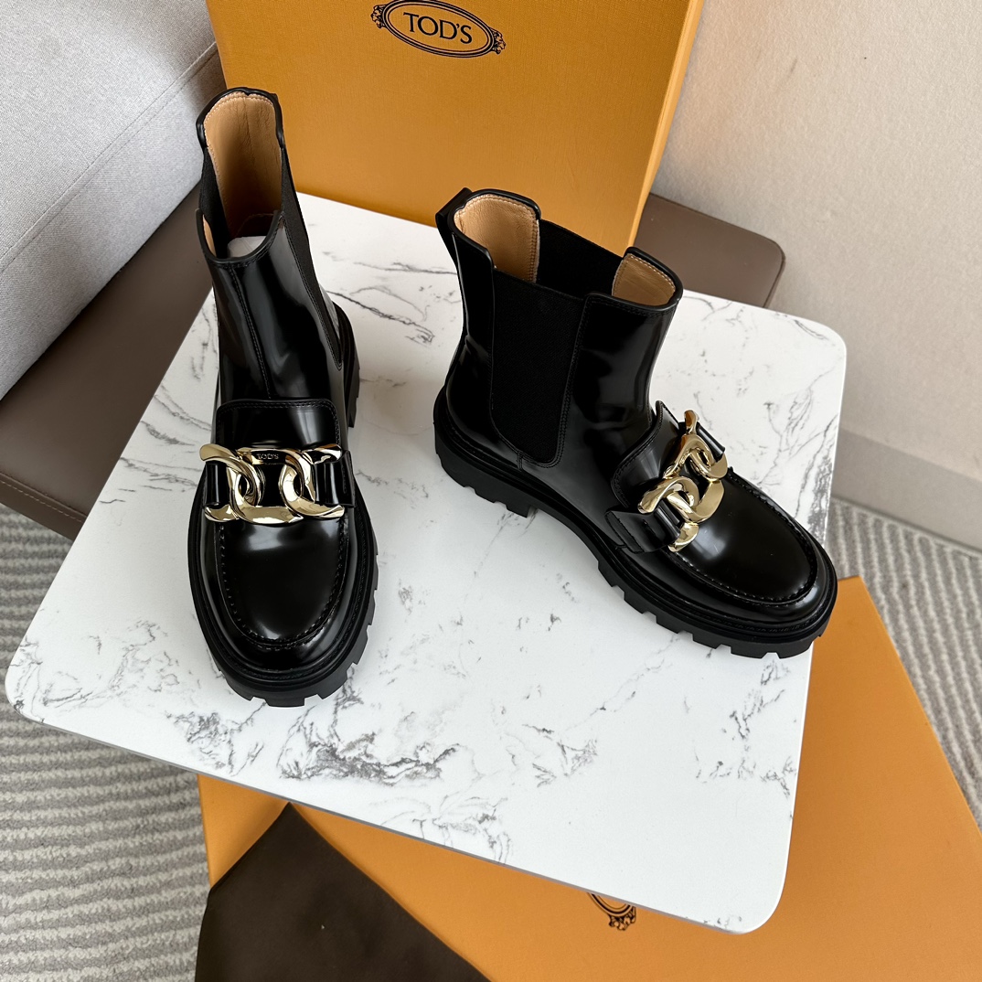 TOD’S Martin Boots Cowhide TPU Fall/Winter Collection