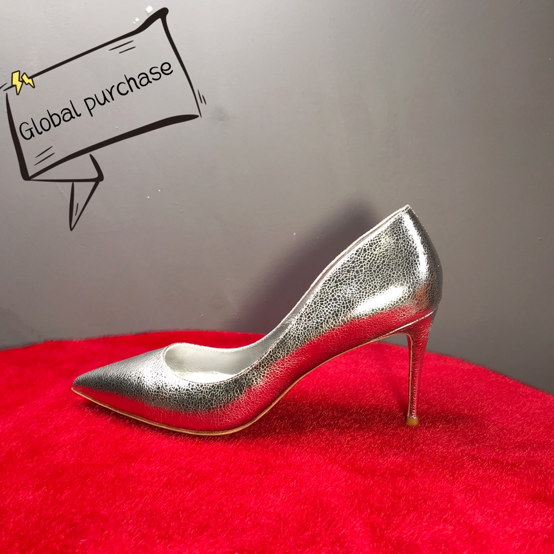 NO:100406,High-end custom classic series!  H8.5Cm, size 34-42. Customized color does not return or replace. Genuine leather large sole. 9039-001 Silver small cracked leather silver sheepskin No:9039-001 Color:silver/silver Material:patent leather Lining:goat leather Heel height:8.5Cm Sole:leather sole Size:EUR 34-42 (US 4-11):,,louis vuitton,sheepskin,Leather soles19860909高端订制 精典款系列！ H8.5Cm,尺码34-42码. .订制颜色不退不换.真皮大底.9039-001银小裂皮银色羊皮里 No:9039-001 Color:silver/silver Material:patent leather Lining:goat leather Heel heigh:8.5Cm Sole:leather sole Size:EUR 34－42（US 4一11) :,,louis vuitton,sheepskin,Leather soles,Women's Shoes