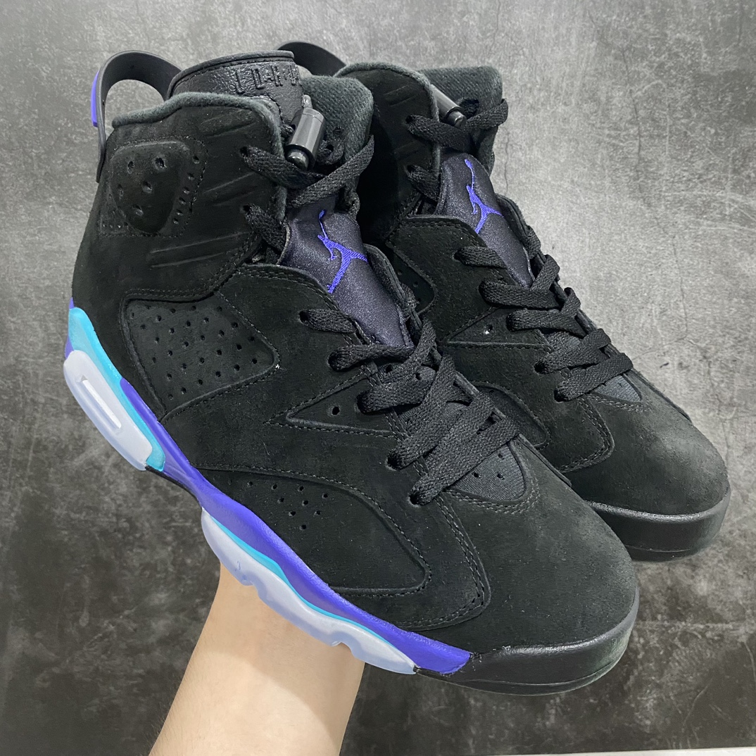 【莞产裁片版】Air Jordan 6 \”Aqua\” AJ6 乔6黑紫 CT8529-004n莞产渠道大厂出品 顶级品质n原楦原纸板开发 采购原厂皮料原厂定型 后跟完美小蛮腰效果到手可放心比对发售原鞋 上脚百分百充当正品驾驭真正原装公司级完美鞋型 一切细节实拍所见所得！n纸板中底 完美版型 一应俱全 外贸专供 发国外寄售可稳妥充正操作n配色以黑色，明亮的蓝色和湖水绿为配色方案，鞋款与2010年的样品相似，黑色磨砂鞋面与蓝色和湖水绿装扮中底，最后以半透明水晶外底。该版本将提供家庭尺寸和特殊包装鞋盒。 尺码：40.5 41 42 42.5 43 44 44.5 45 46 47.5 48.5-莆田鞋批发中心