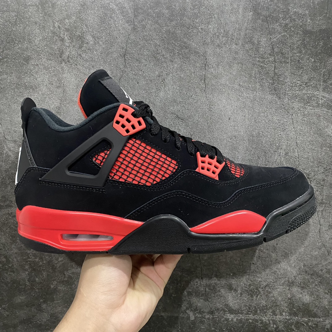 【LJR版】Air Jordan 4 AJ4黑红雷公CT8527-016n圈内公认最强四代 全套原纸板楦头开发 原厂皮料 完美版型 一比一鞋头弧度高度鞋身弧度 数据细节工艺流程均保持原鞋一致 原厂TPU网格鞋带扣 正确内里网布 菱角分明不变形无多余毛边 柔软性质感一致于原鞋 市场唯一原厂鞋扣模具 背面可见隐藏注塑口 原厂织唛标 原厂飞人电绣工艺 尾指中部跳三针 独家绑鞋带手法 印刷中底布 四线拉帮 米色美纹纸贴合固定 进口港宝加持 后跟自然饱满 全鞋荧光划线卡点 追求极致完美 每一双都是工艺品 多重QC质检 超越公司货的品控标准 实实在在的免检产品 尺码：40.5 41 42 42.5 43 44 44.5 45 46 47.5-莆田鞋批发中心