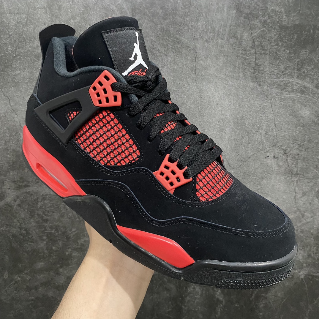 图片[3]-【LJR版】Air Jordan 4 AJ4黑红雷公CT8527-016n圈内公认最强四代 全套原纸板楦头开发 原厂皮料 完美版型 一比一鞋头弧度高度鞋身弧度 数据细节工艺流程均保持原鞋一致 原厂TPU网格鞋带扣 正确内里网布 菱角分明不变形无多余毛边 柔软性质感一致于原鞋 市场唯一原厂鞋扣模具 背面可见隐藏注塑口 原厂织唛标 原厂飞人电绣工艺 尾指中部跳三针 独家绑鞋带手法 印刷中底布 四线拉帮 米色美纹纸贴合固定 进口港宝加持 后跟自然饱满 全鞋荧光划线卡点 追求极致完美 每一双都是工艺品 多重QC质检 超越公司货的品控标准 实实在在的免检产品 尺码：40.5 41 42 42.5 43 44 44.5 45 46 47.5-莆田鞋批发中心