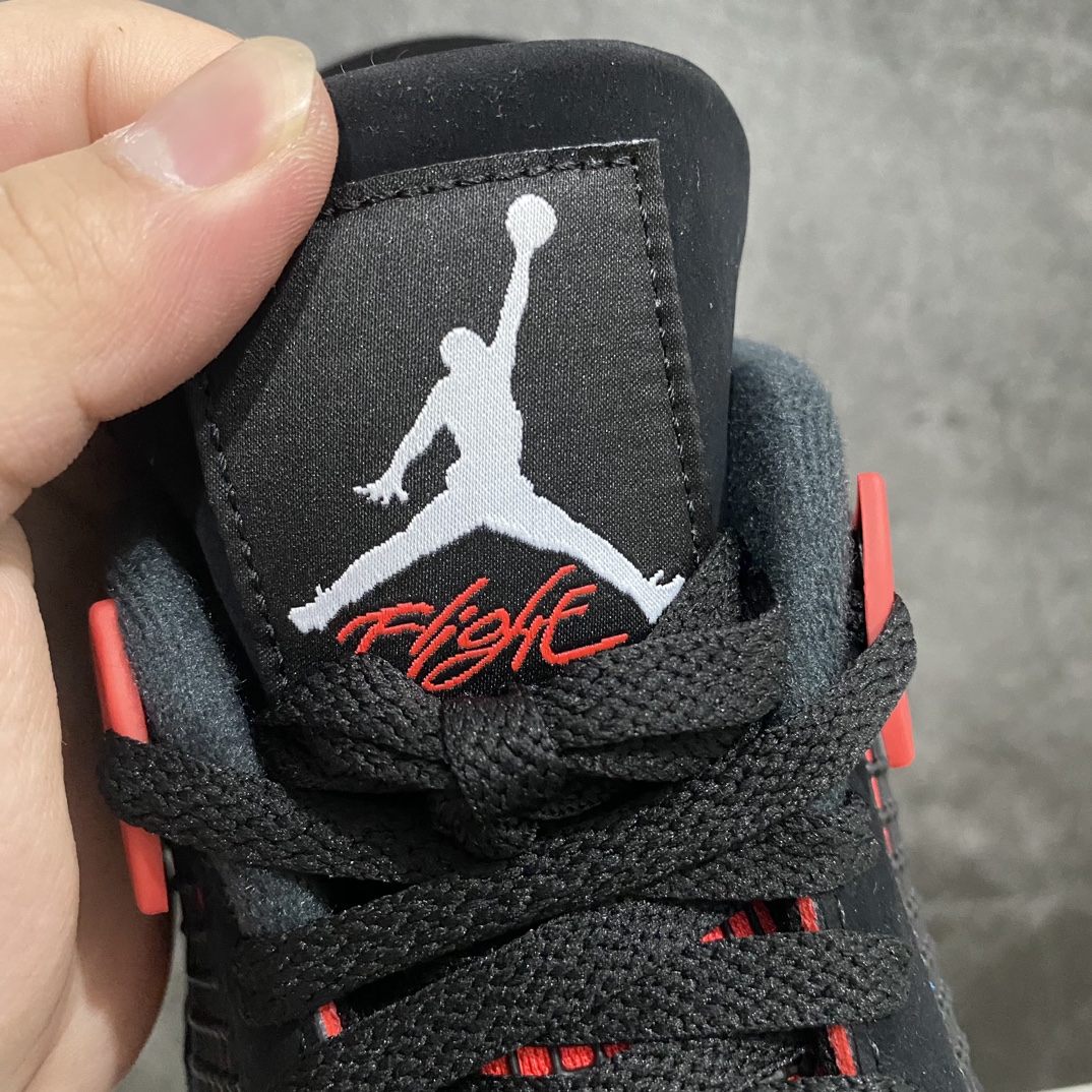 图片[6]-【LJR版】Air Jordan 4 AJ4黑红雷公CT8527-016n圈内公认最强四代 全套原纸板楦头开发 原厂皮料 完美版型 一比一鞋头弧度高度鞋身弧度 数据细节工艺流程均保持原鞋一致 原厂TPU网格鞋带扣 正确内里网布 菱角分明不变形无多余毛边 柔软性质感一致于原鞋 市场唯一原厂鞋扣模具 背面可见隐藏注塑口 原厂织唛标 原厂飞人电绣工艺 尾指中部跳三针 独家绑鞋带手法 印刷中底布 四线拉帮 米色美纹纸贴合固定 进口港宝加持 后跟自然饱满 全鞋荧光划线卡点 追求极致完美 每一双都是工艺品 多重QC质检 超越公司货的品控标准 实实在在的免检产品 尺码：40.5 41 42 42.5 43 44 44.5 45 46 47.5-莆田鞋批发中心