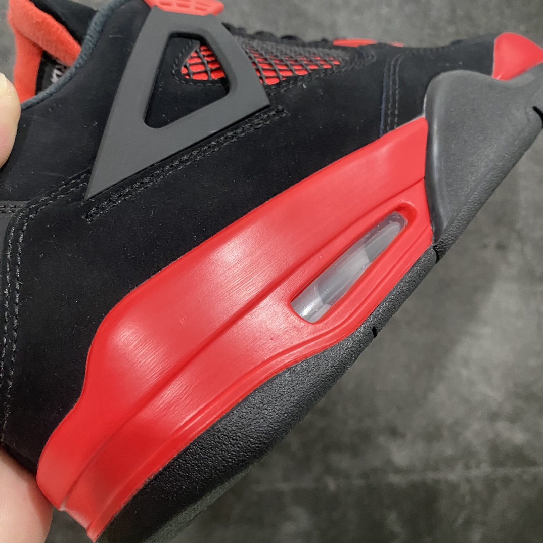 图片[2]-【LJR版】Air Jordan 4 AJ4黑红雷公CT8527-016n圈内公认最强四代 全套原纸板楦头开发 原厂皮料 完美版型 一比一鞋头弧度高度鞋身弧度 数据细节工艺流程均保持原鞋一致 原厂TPU网格鞋带扣 正确内里网布 菱角分明不变形无多余毛边 柔软性质感一致于原鞋 市场唯一原厂鞋扣模具 背面可见隐藏注塑口 原厂织唛标 原厂飞人电绣工艺 尾指中部跳三针 独家绑鞋带手法 印刷中底布 四线拉帮 米色美纹纸贴合固定 进口港宝加持 后跟自然饱满 全鞋荧光划线卡点 追求极致完美 每一双都是工艺品 多重QC质检 超越公司货的品控标准 实实在在的免检产品 尺码：40.5 41 42 42.5 43 44 44.5 45 46 47.5-莆田鞋批发中心