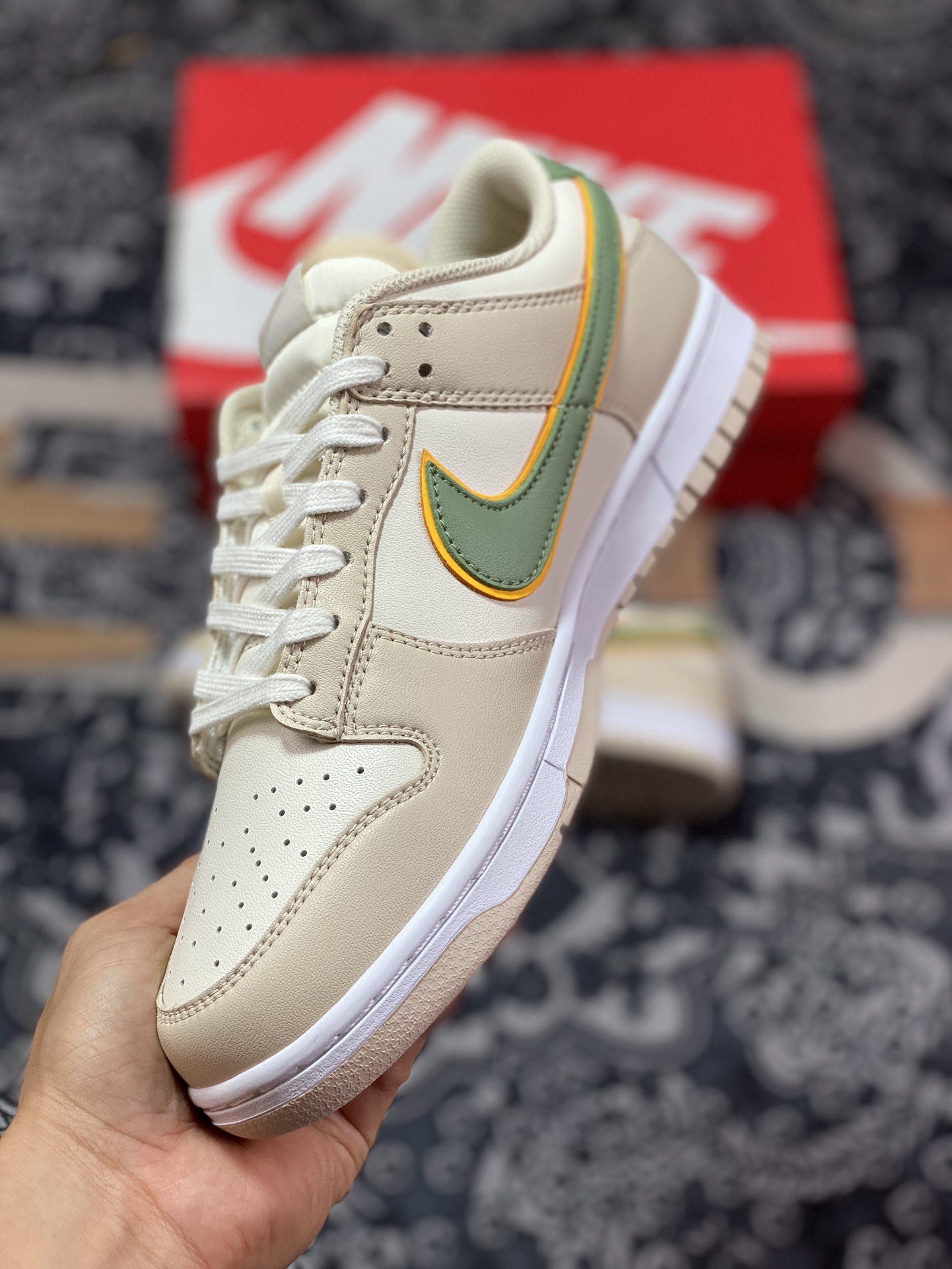 300 NK Dunk Low "Light Tan" 黄绿 FQ6869-131