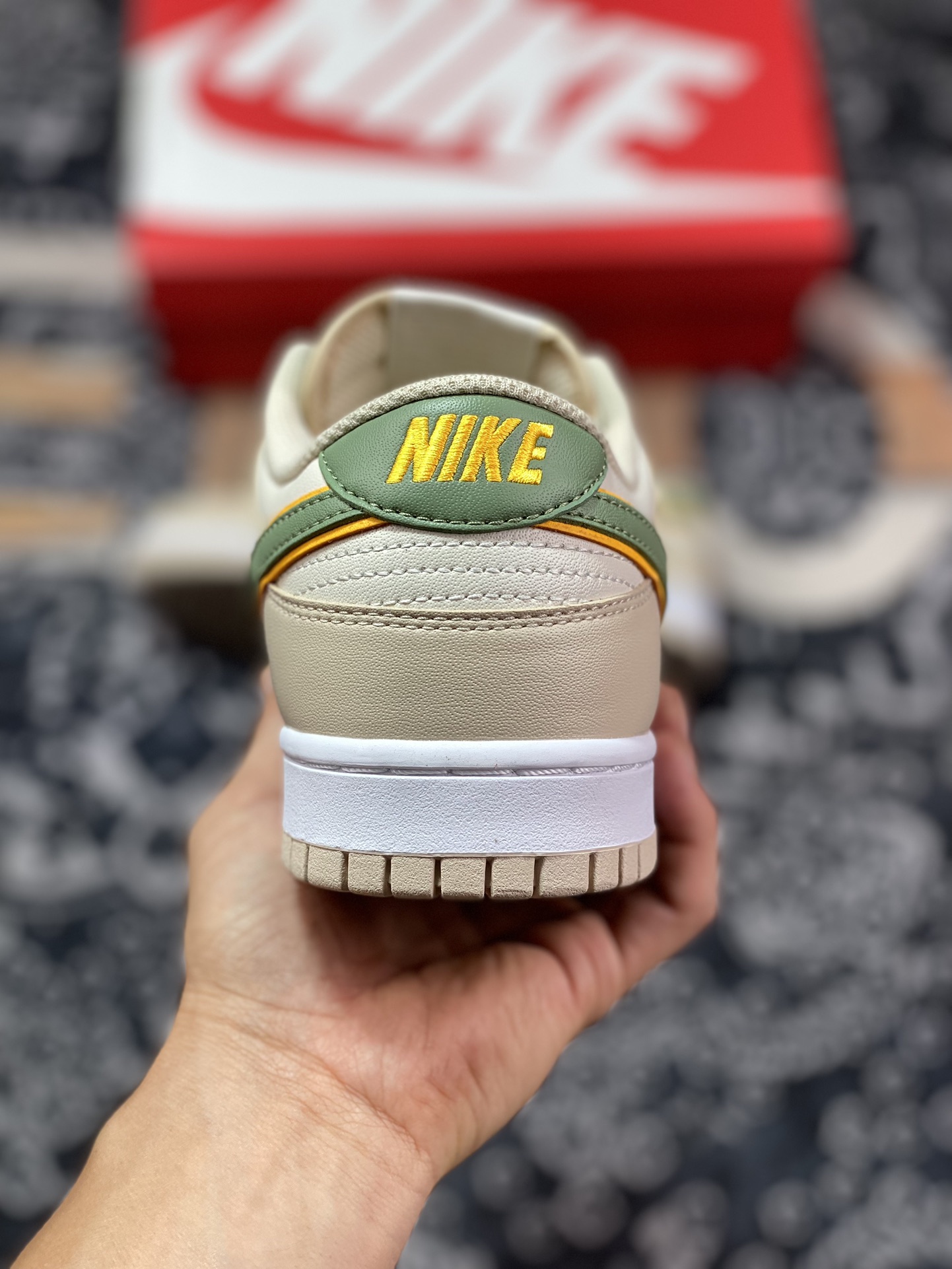 300 NK Dunk Low "Light Tan" 黄绿 FQ6869-131