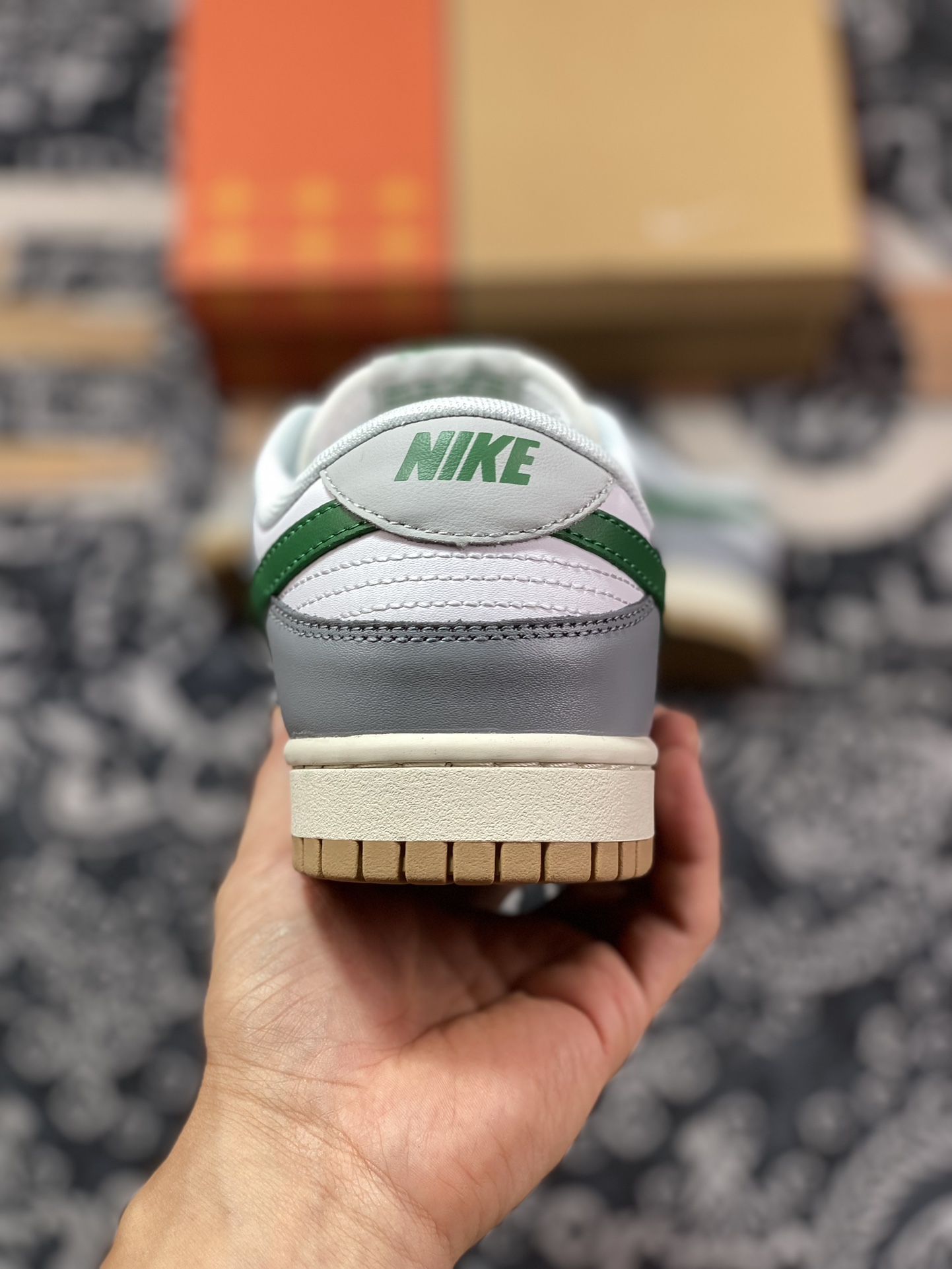 原装级别Nike SB Dunk Low Pro 白灰绿 624044-131