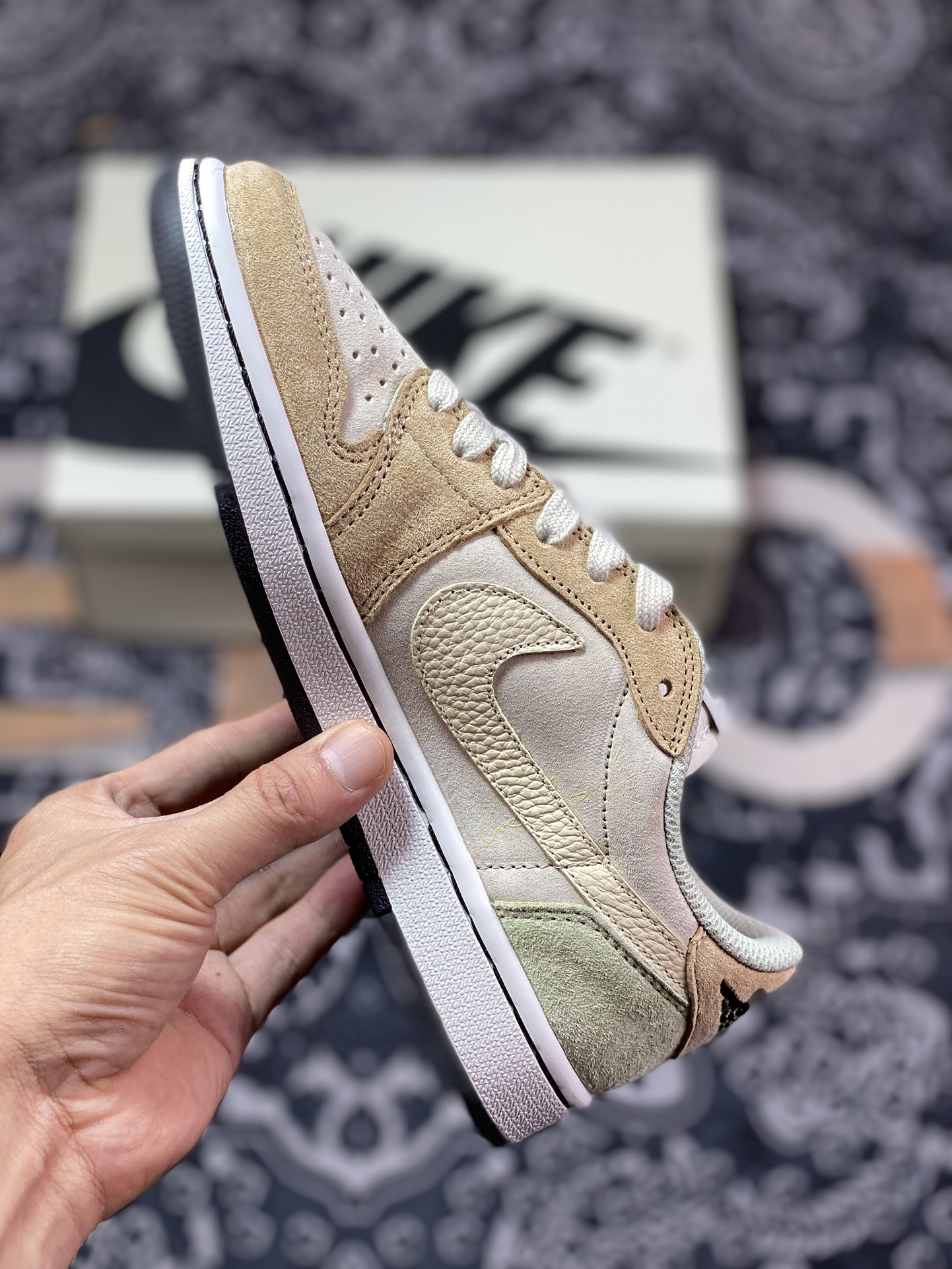 300 Travis Scott x Nike Air Jordan 1 Low OG SP"Cactus Jack"AJ1乔丹一代篮球鞋“TS联名沙棕淡绿米黄钩”DM7866-688