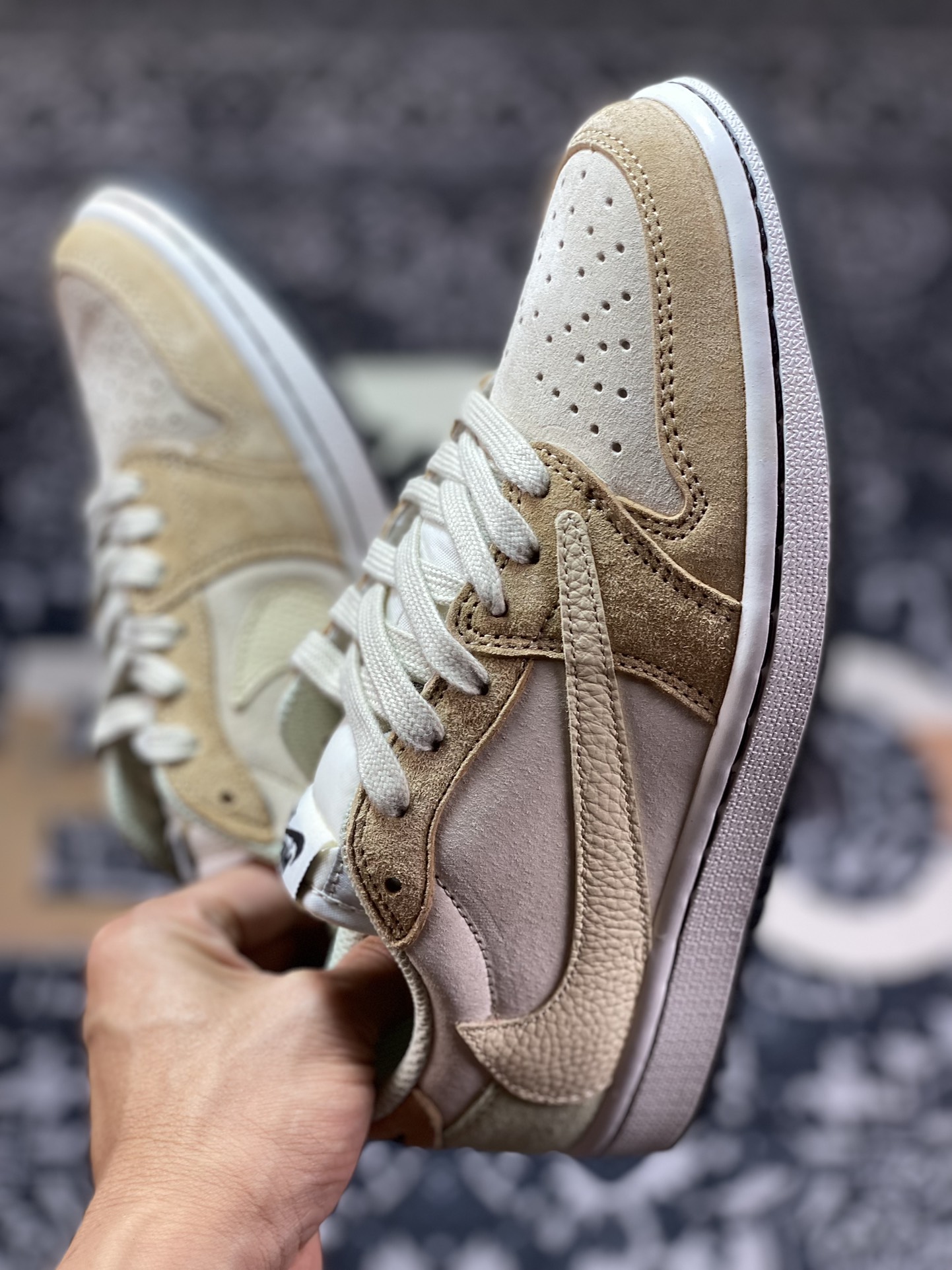 300 Travis Scott x Nike Air Jordan 1 Low OG SP"Cactus Jack"AJ1乔丹一代篮球鞋“TS联名沙棕淡绿米黄钩”DM7866-688