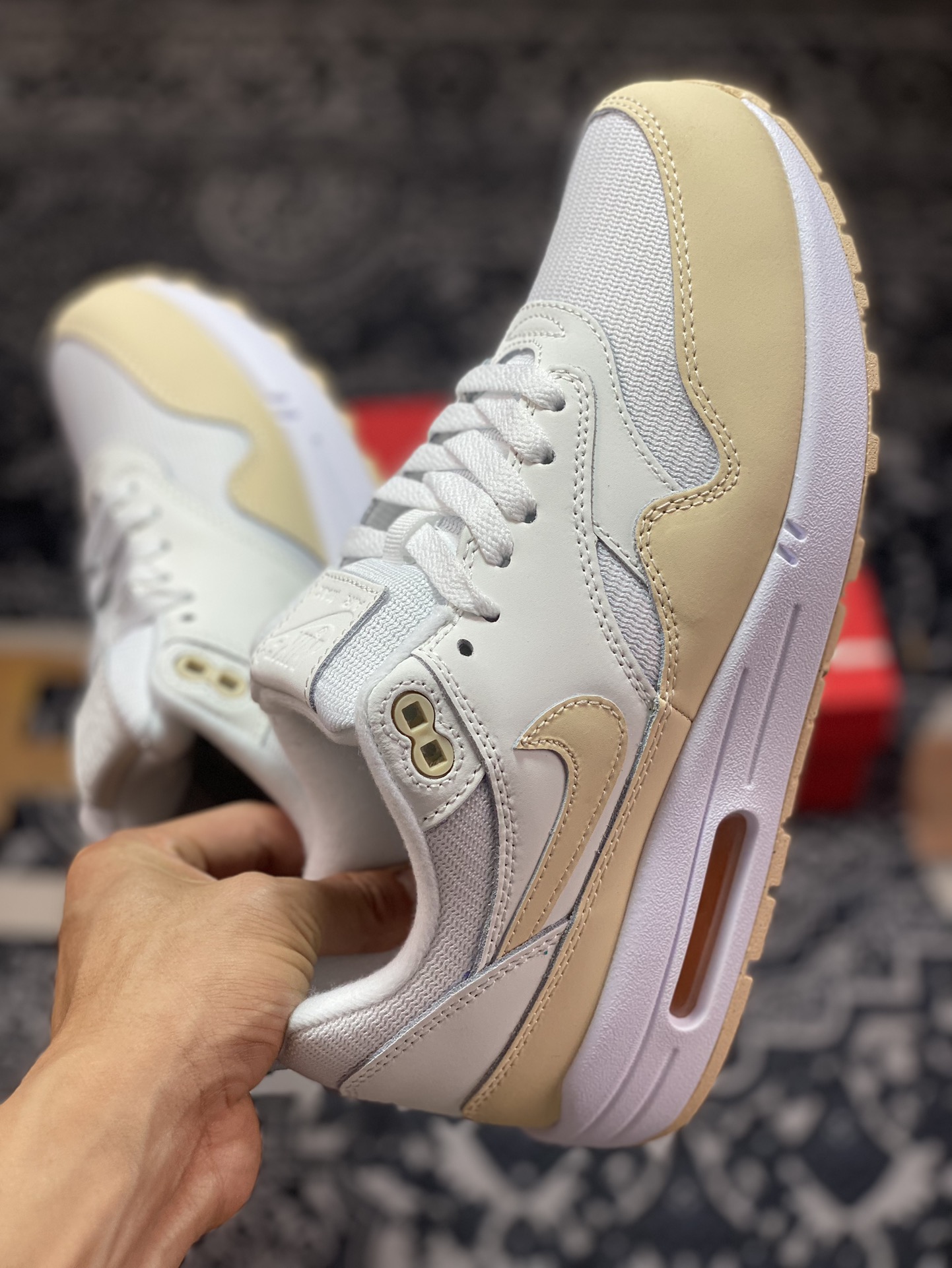 180 NK Air Max 1 Premium 米白 FB5060-100