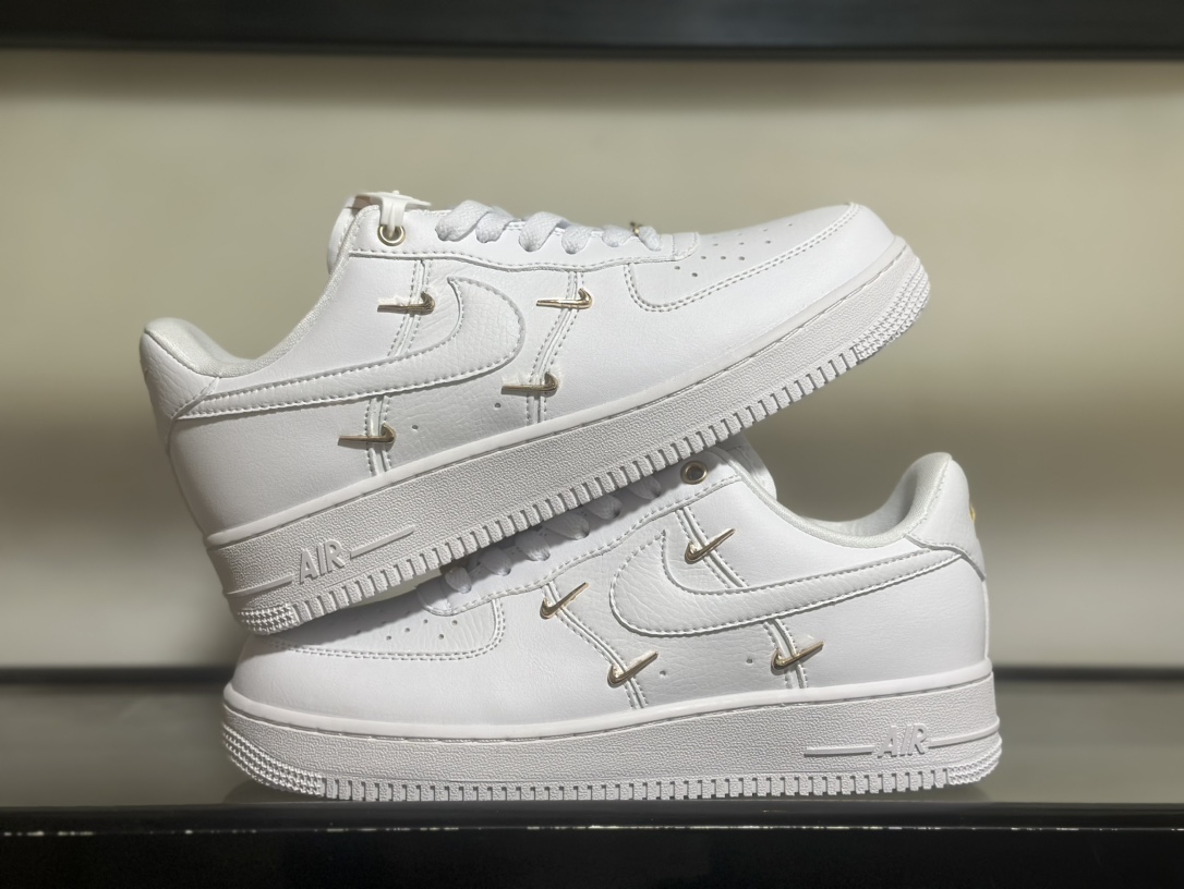 NikeAirForce1Low金四