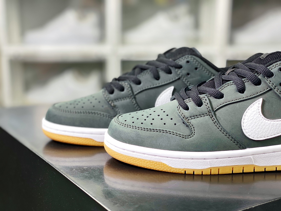 Nike SB Dunk Low Pro Zoom ”Black Gum” dunk series low-top casual sports skateboard shoes ”black and white raw rubber sole” CD2563-001