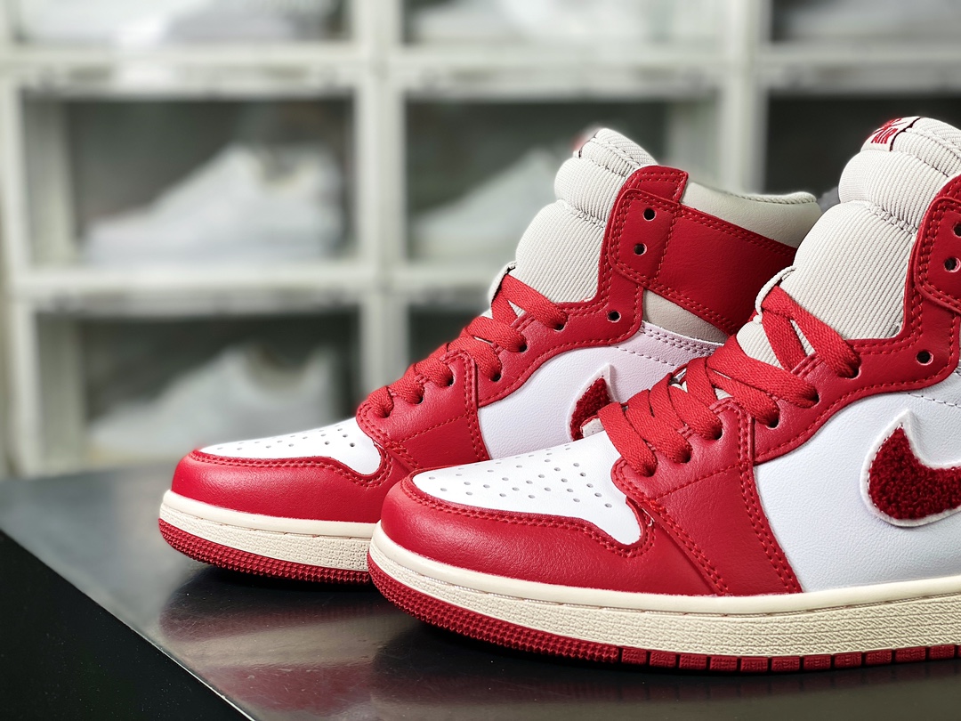 Wmns Air Jordan 1 Retro High OG ”Newstalgia” AJ1 classic retro classic high top versatile cultural basketball shoes ”gray white red polar fleece” DJ4891-061