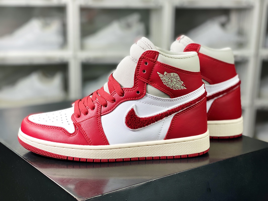 Wmns Air Jordan 1 Retro High OG ”Newstalgia” AJ1 classic retro classic high top versatile cultural basketball shoes ”gray white red polar fleece” DJ4891-061