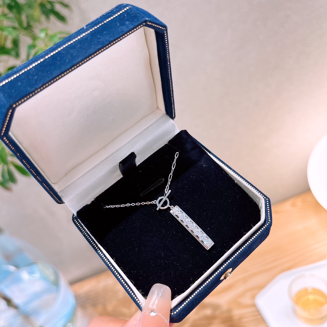 Nickel Free Silver Moissanite Necklace Romantic Mother's Birthday