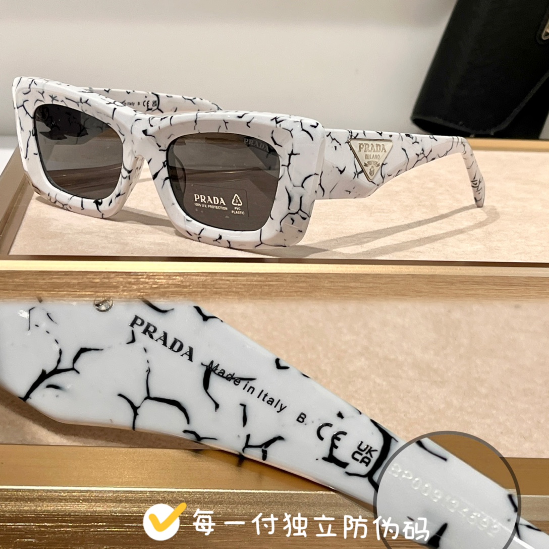  最好版本 Prada❗️ 
Kendall Brasil 同款 
PR13Z 简约，立体感十足 
非世